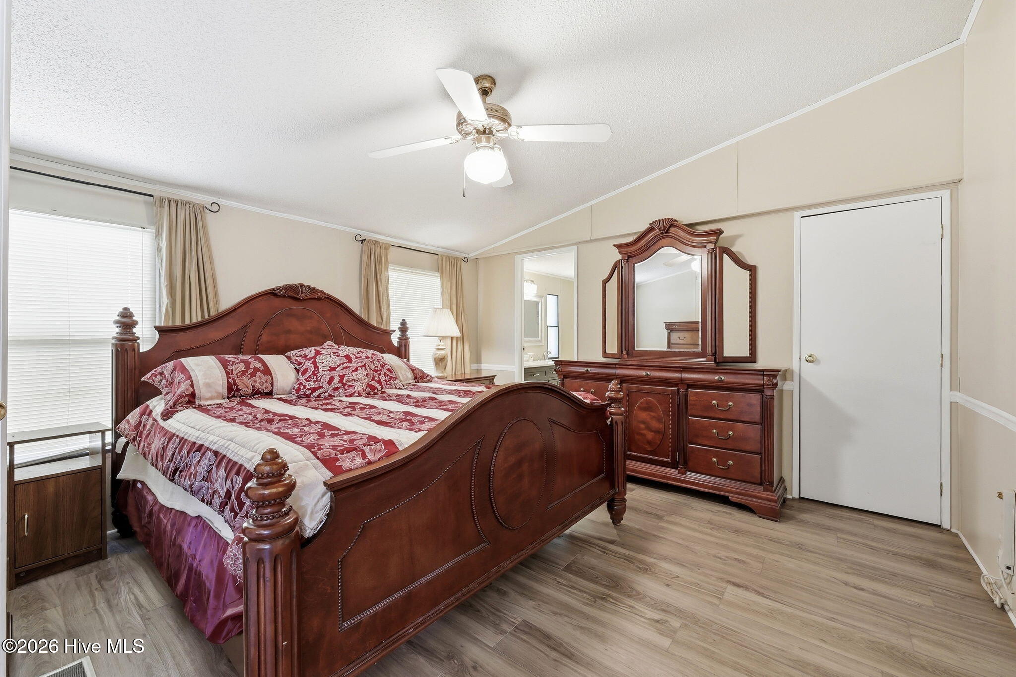 1045 River Road Property Photo 19