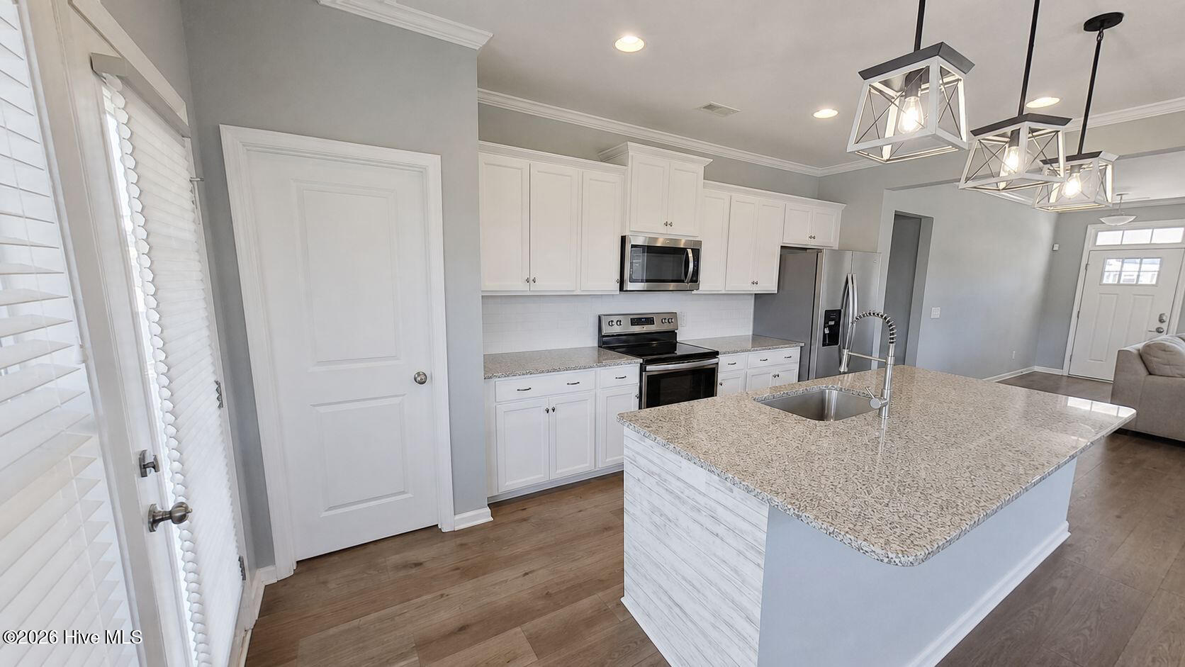 11 Violetear Ridge Property Photo 8