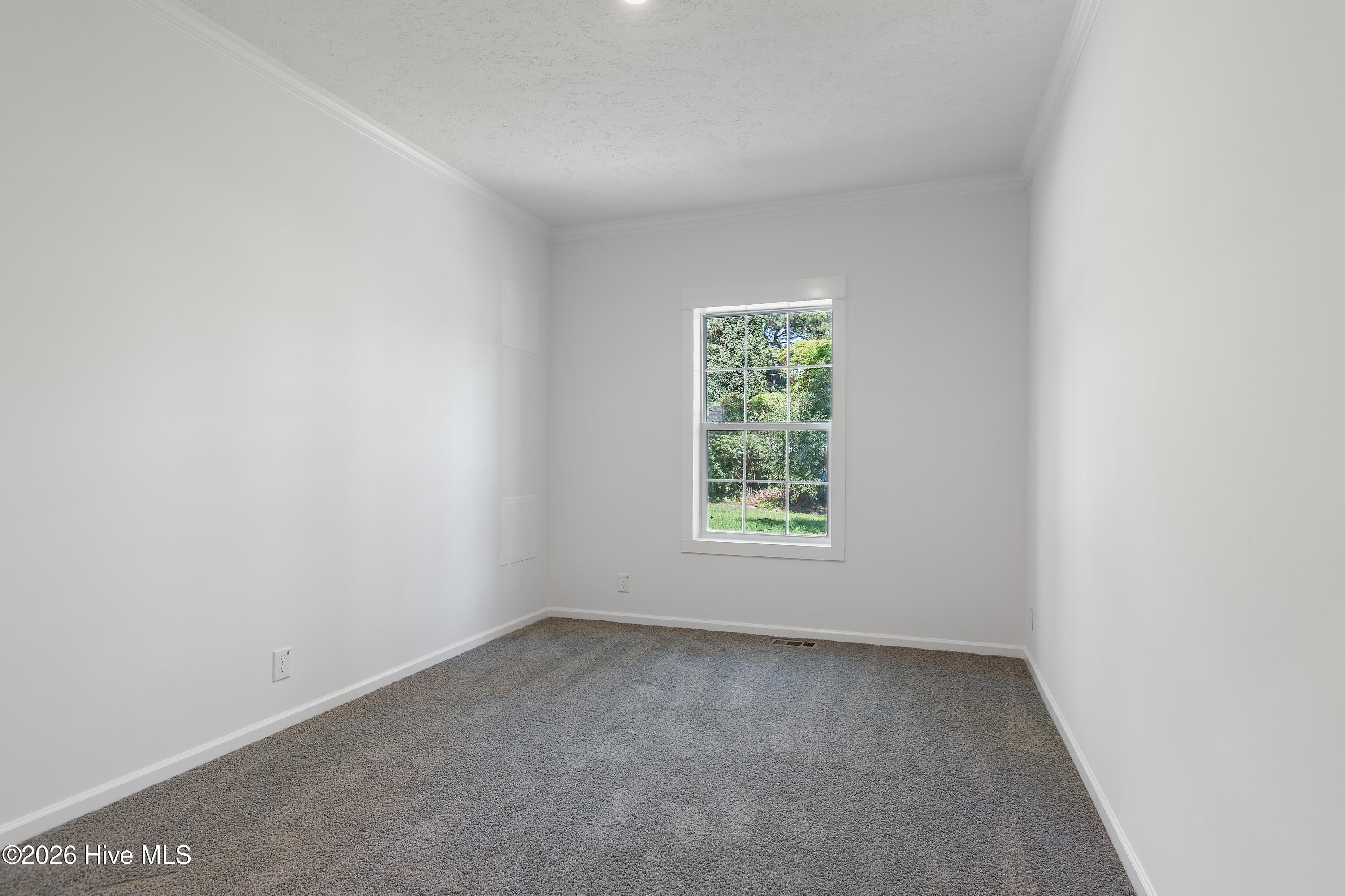 1869 Mission Hills Drive Property Photo 15