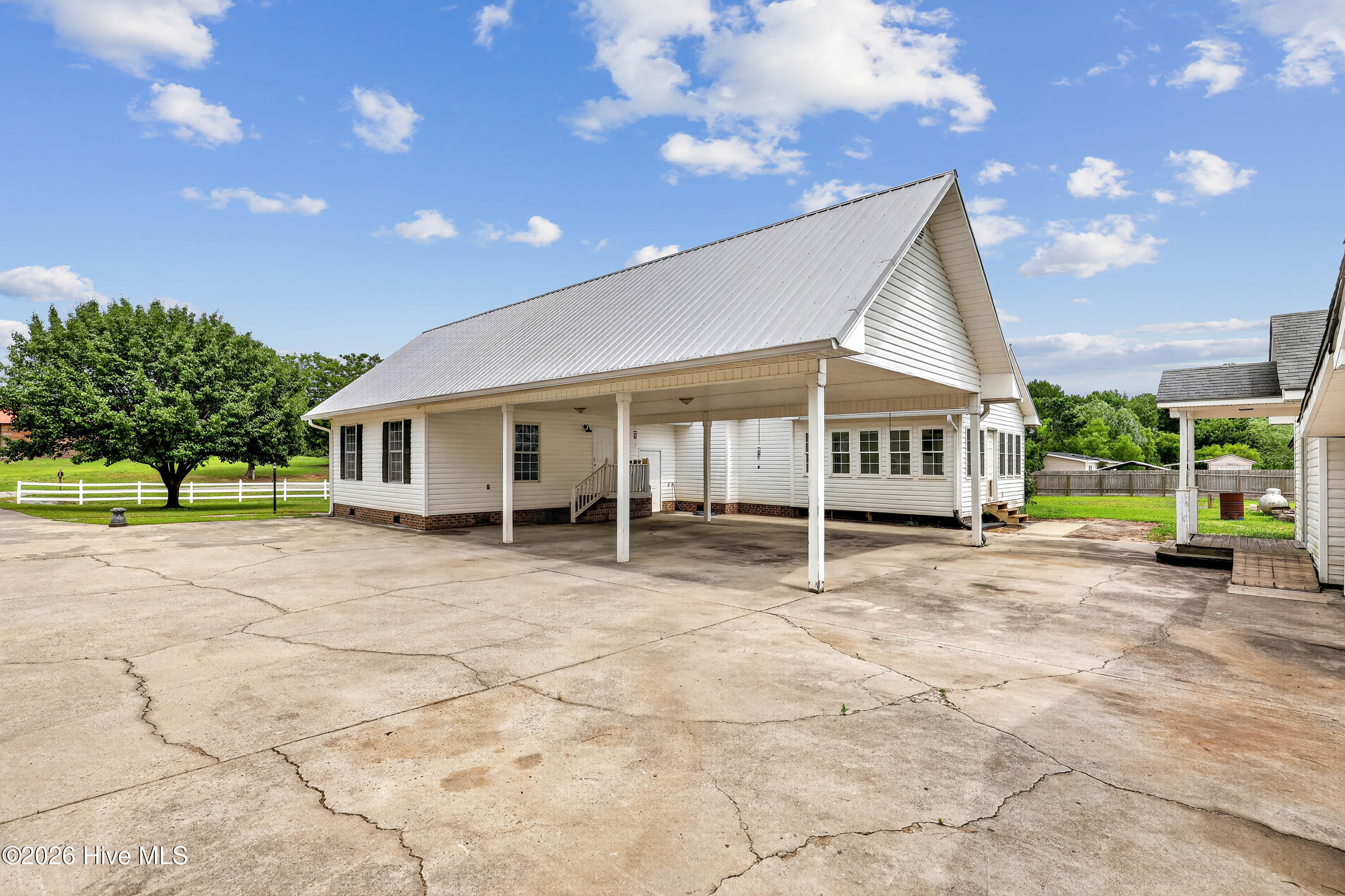 153 Giddens Street Property Photo 35