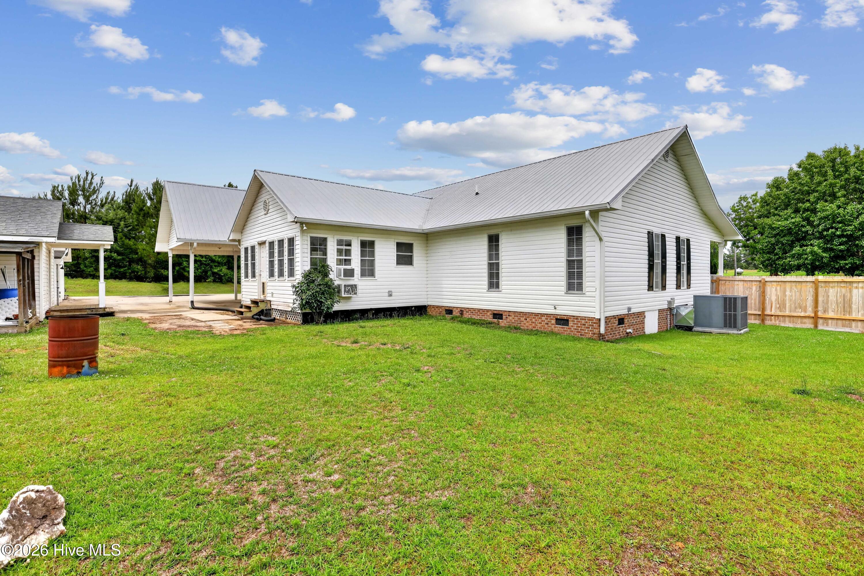 153 Giddens Street Property Photo 41