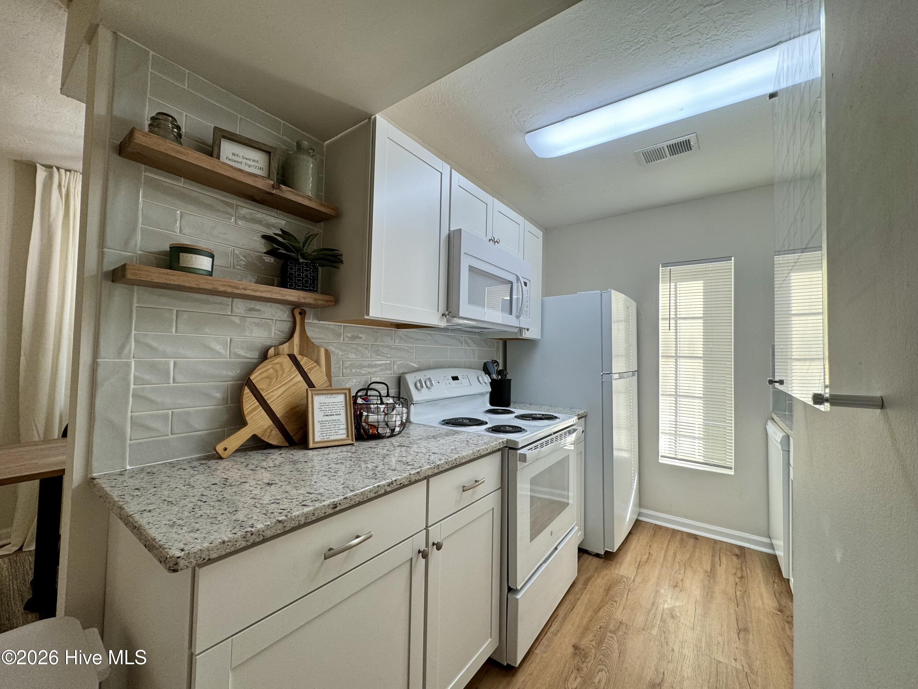 533 Grant Avenue B Property Photo 3
