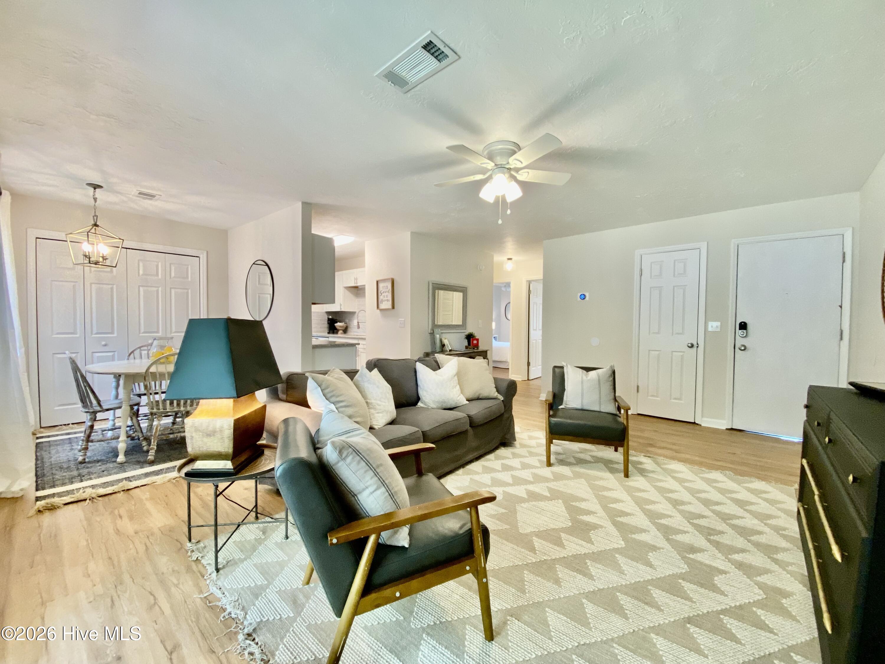533 Grant Avenue D Property Photo 1