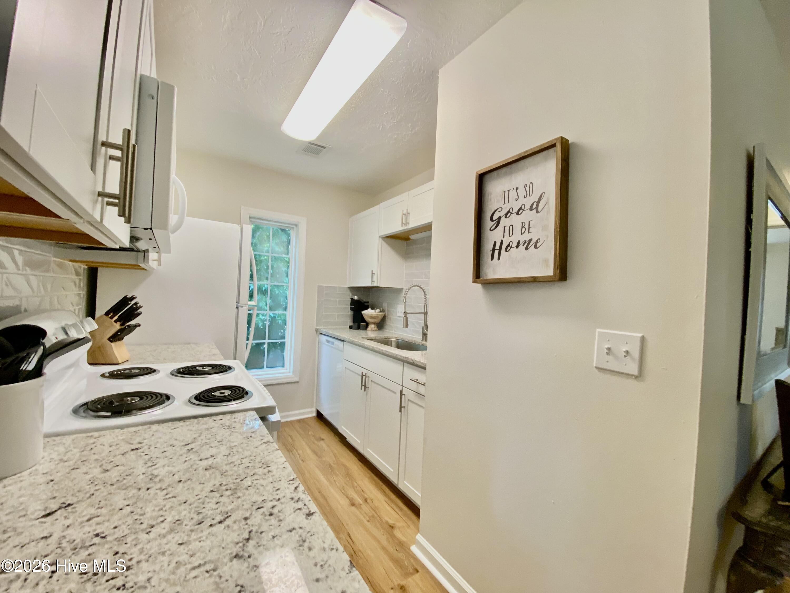 533 Grant Avenue D Property Photo 3