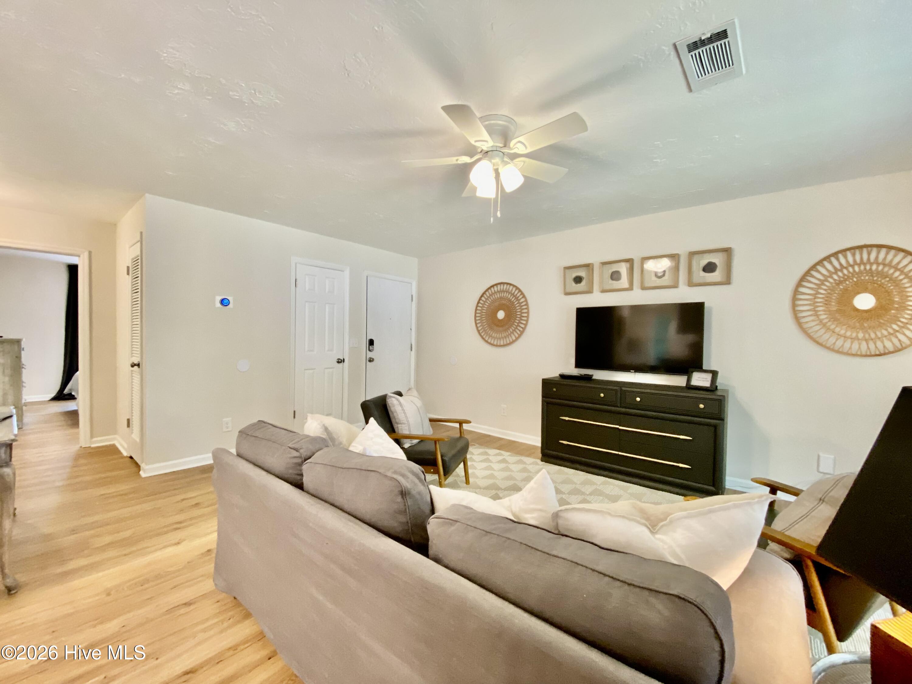 533 Grant Avenue D Property Photo 8