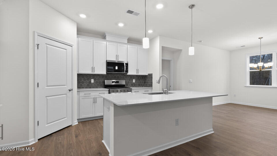 369 Alexis Loop Property Photo 5