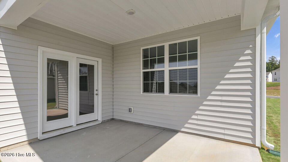 369 Alexis Loop Property Photo 31