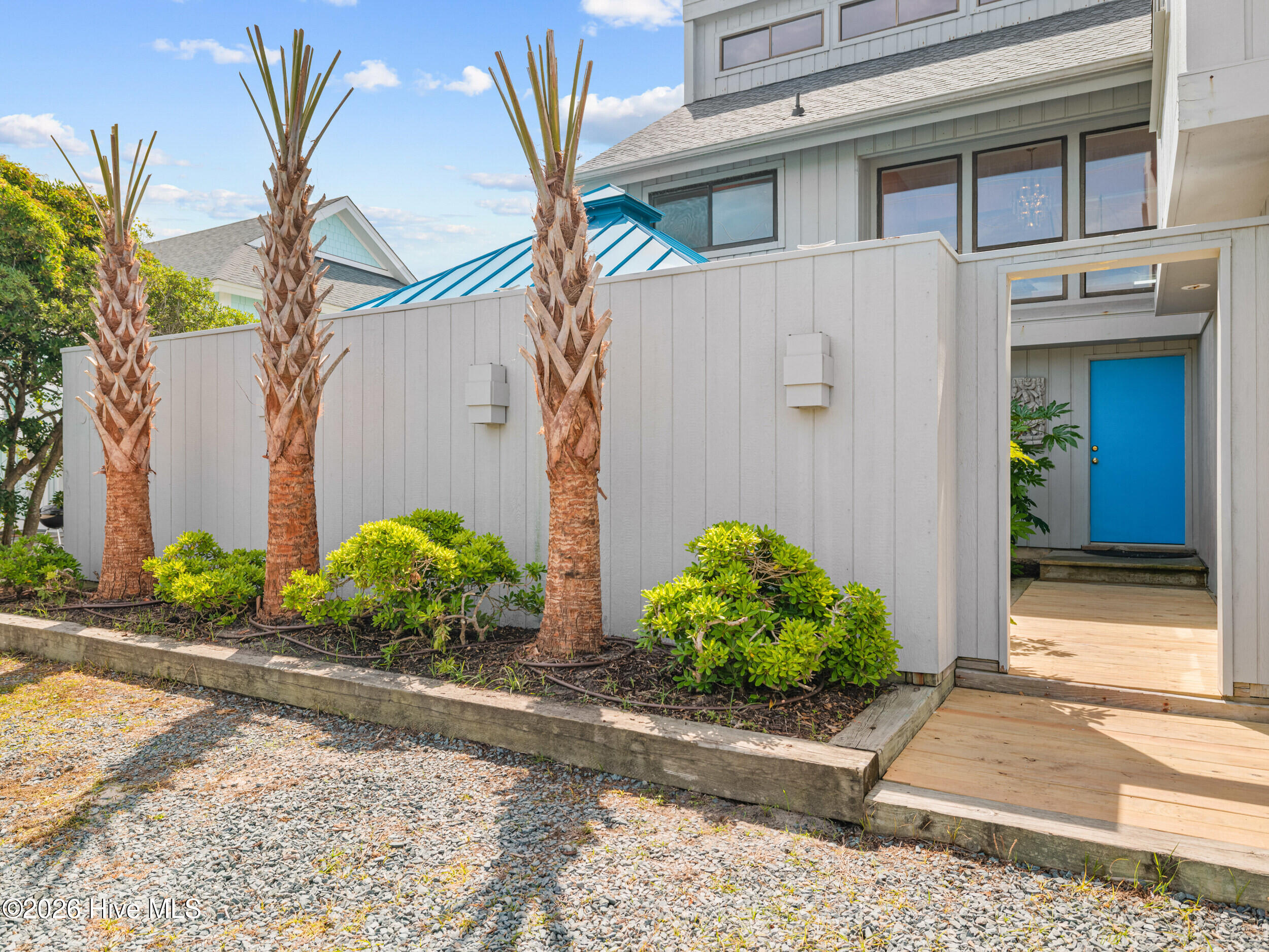 2604 S Shore Drive Property Photo 8