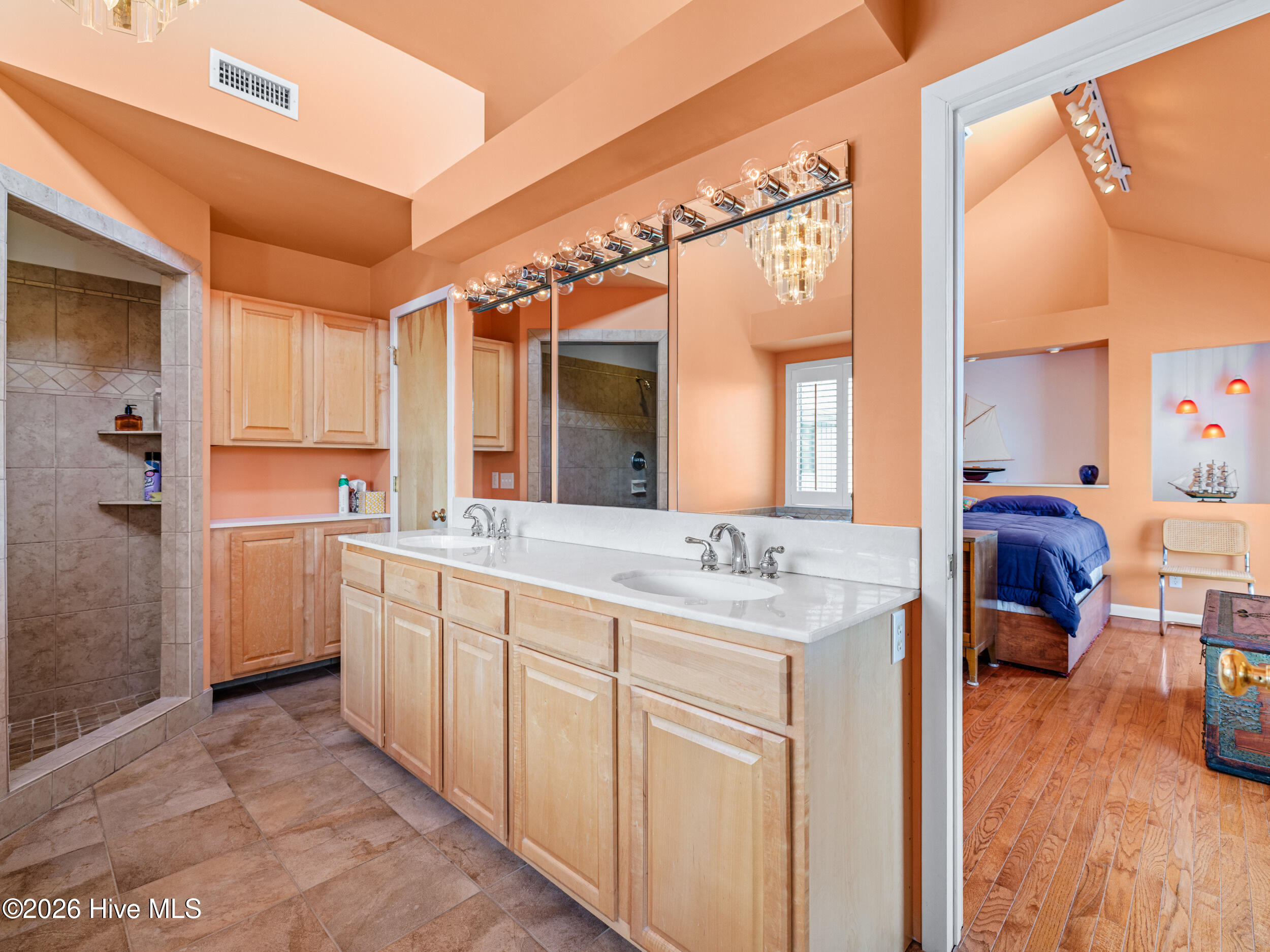 2604 S Shore Drive Property Photo 60