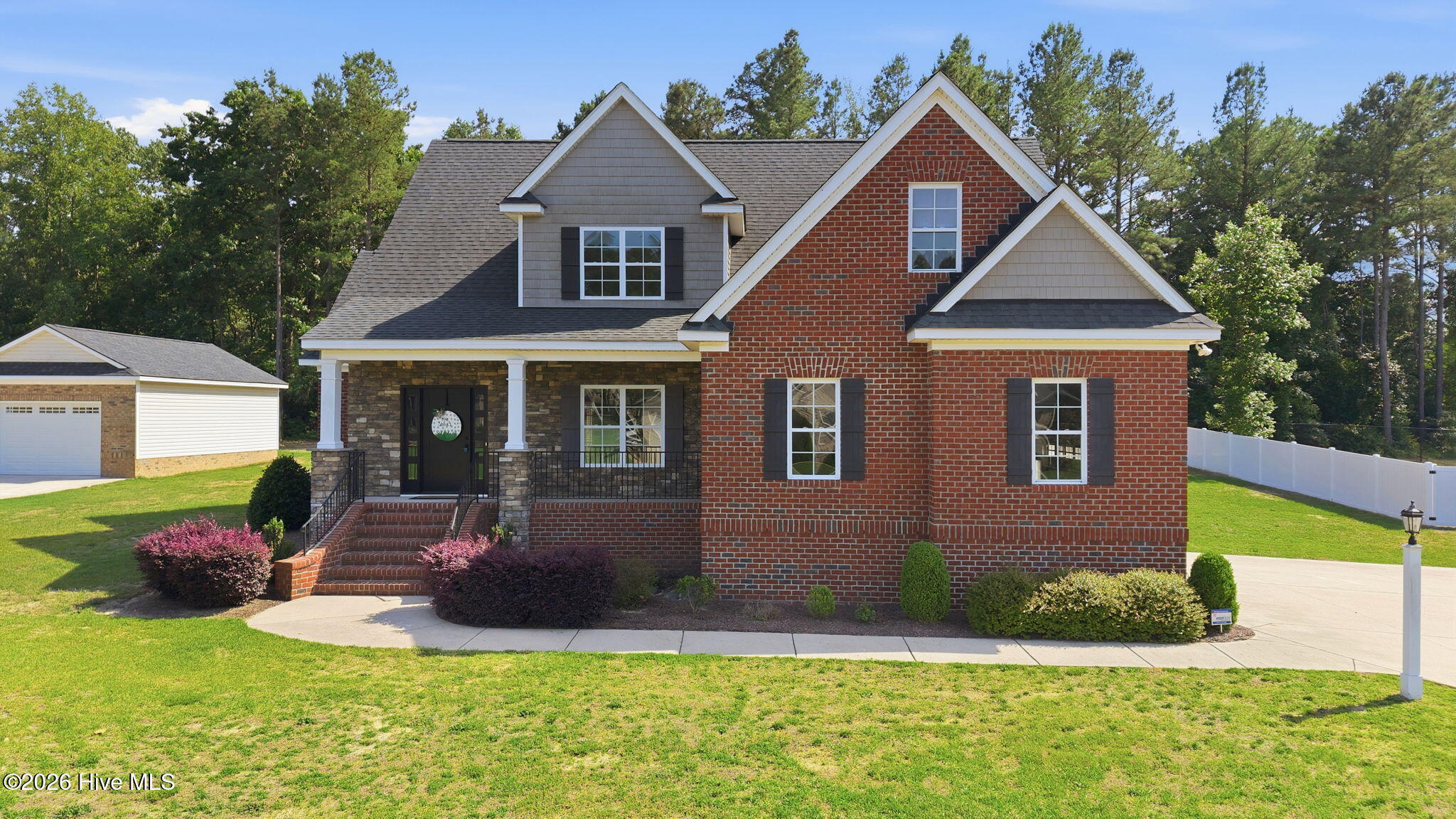 1665 Blue Heron Drive Property Photo 2