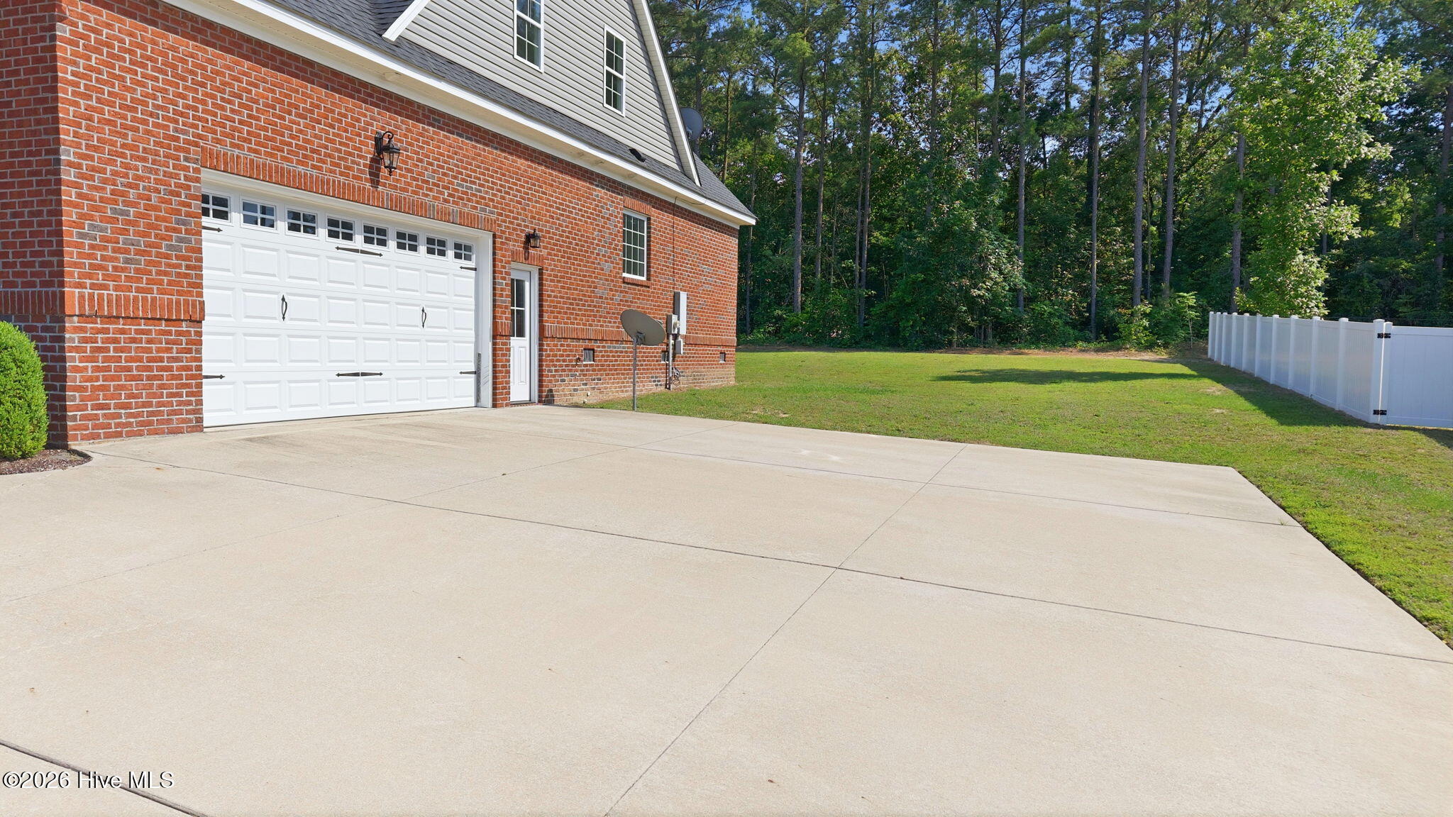 1665 Blue Heron Drive Property Photo 9