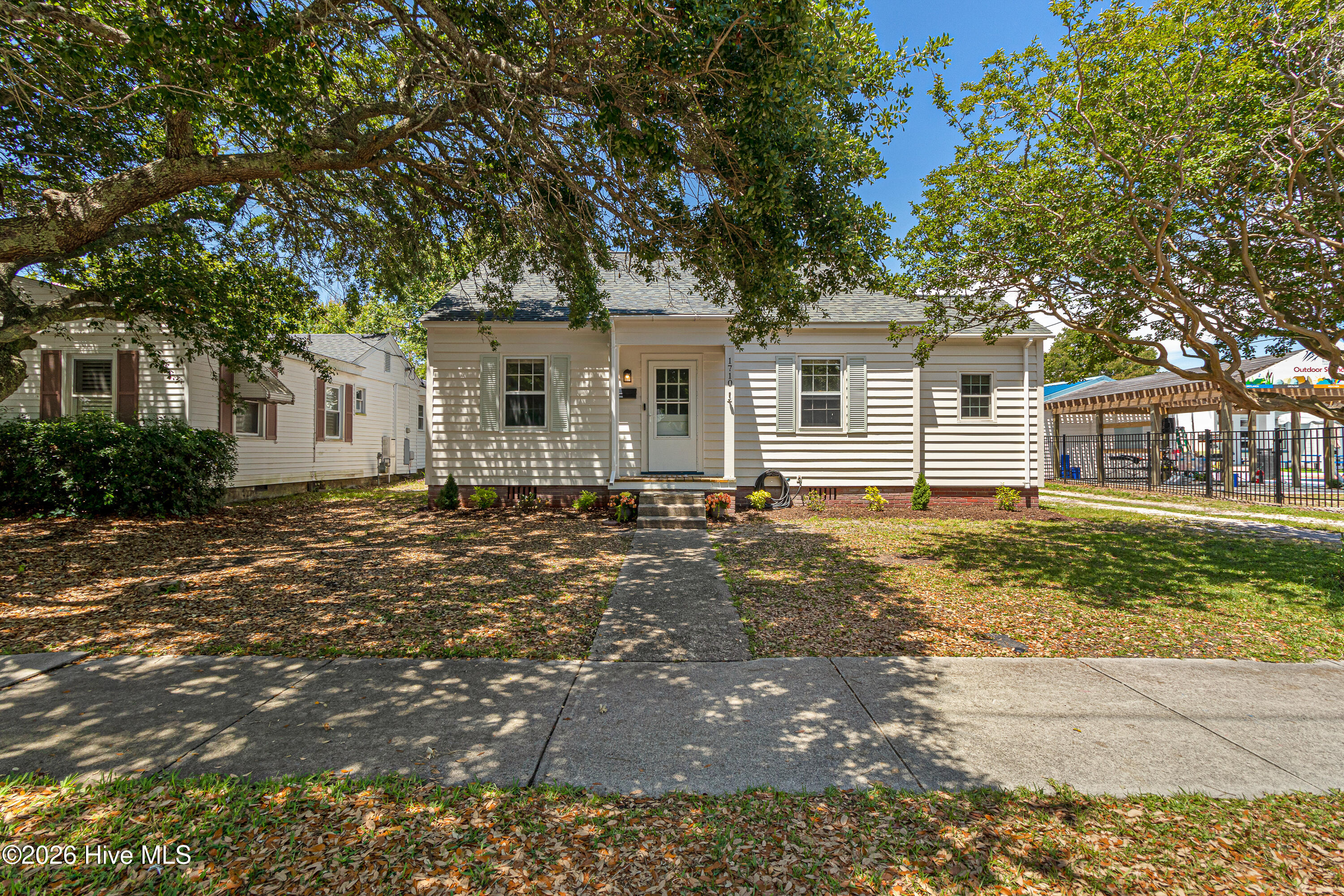1710 Shepard Street Property Photo 2
