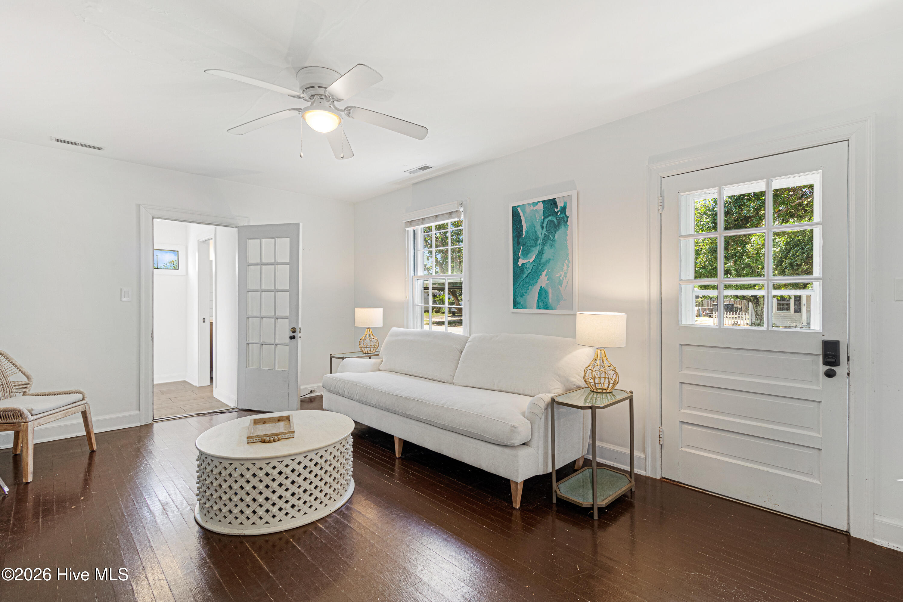 1710 Shepard Street Property Photo 4