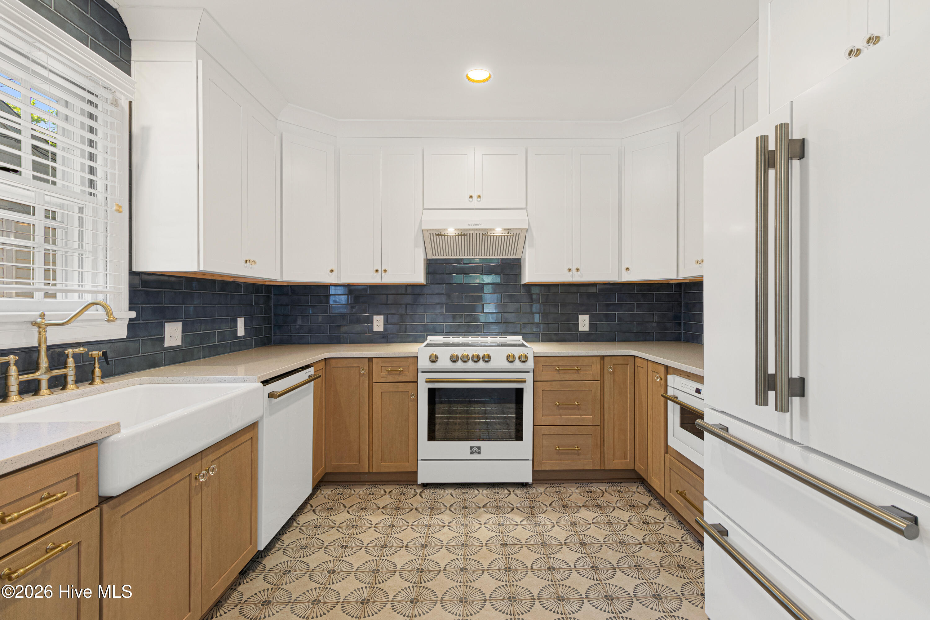 1710 Shepard Street Property Photo 8