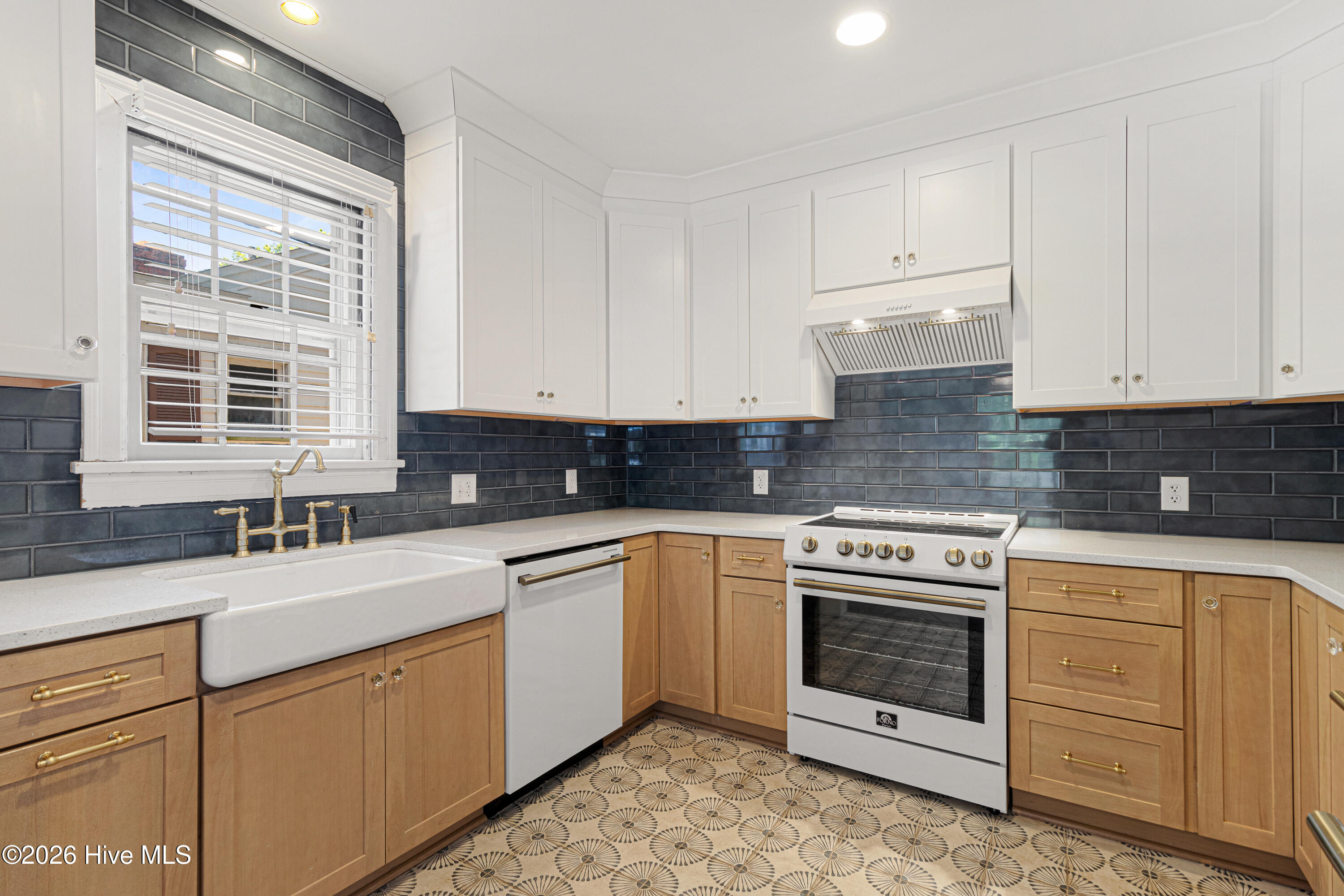 1710 Shepard Street Property Photo 10