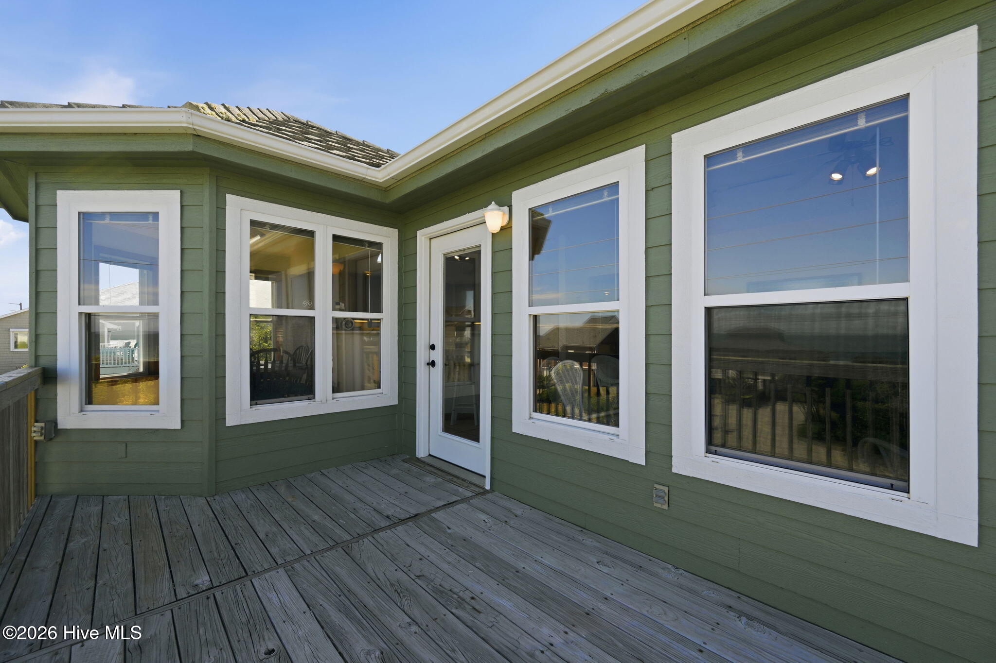 1821 S Shore Drive Property Photo 5