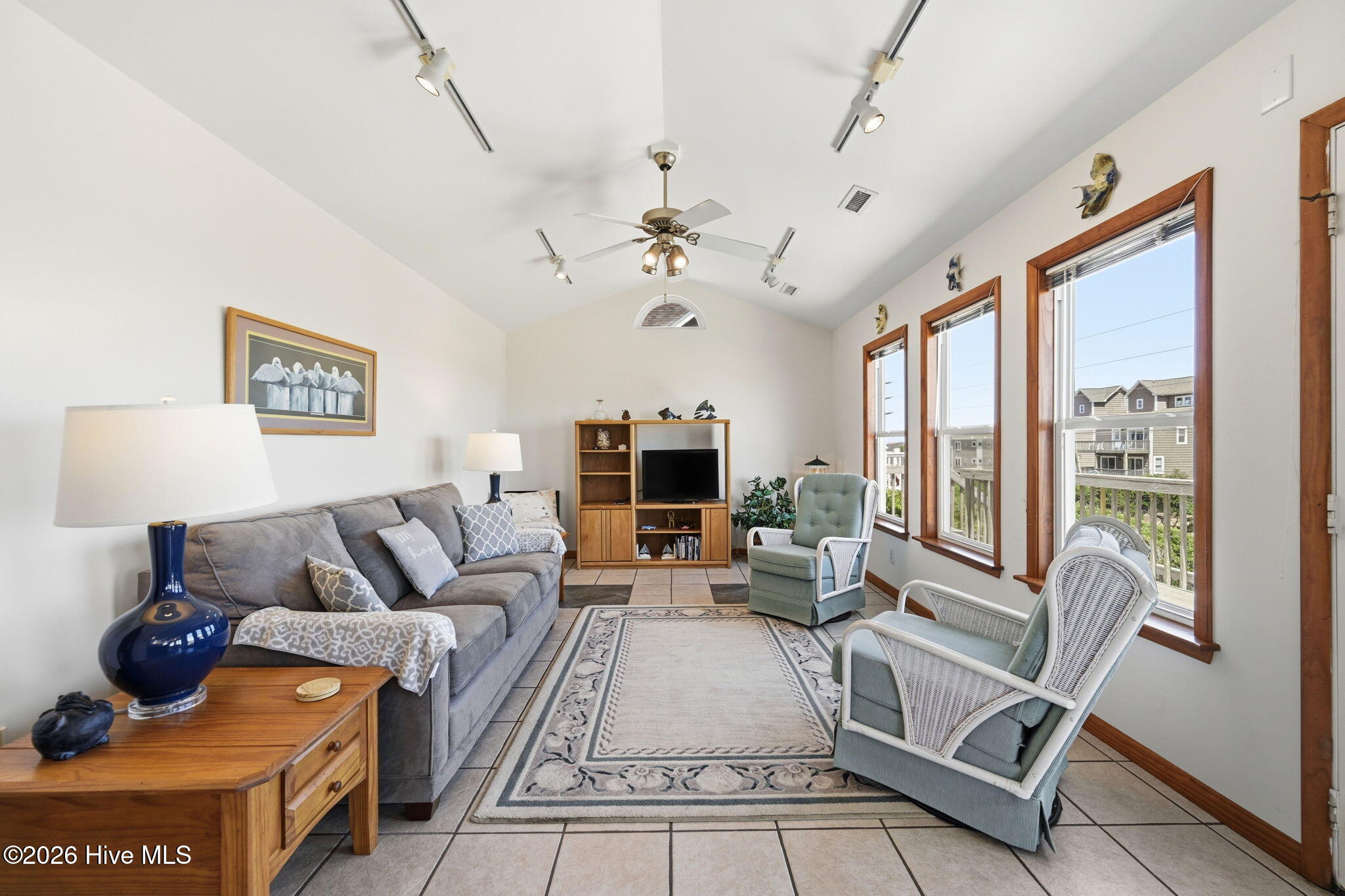 1821 S Shore Drive Property Photo 9