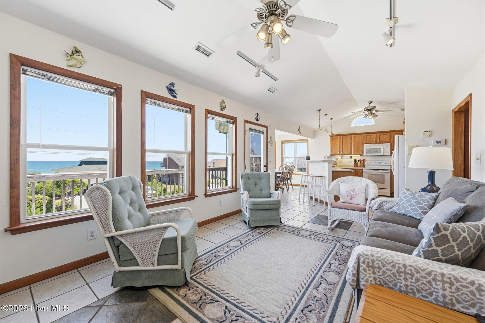 1821 S Shore Drive Property Photo 10