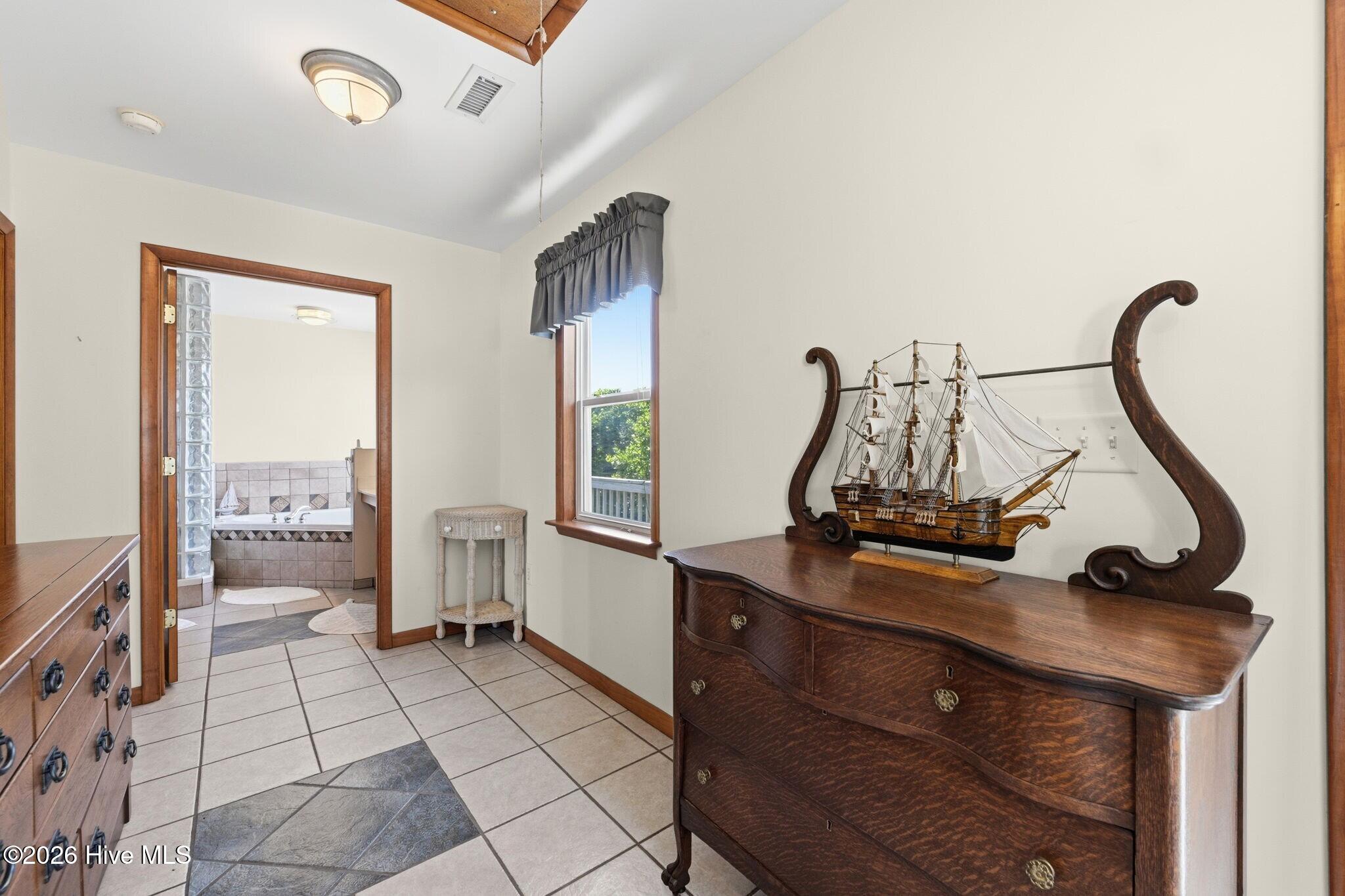 1821 S Shore Drive Property Photo 21