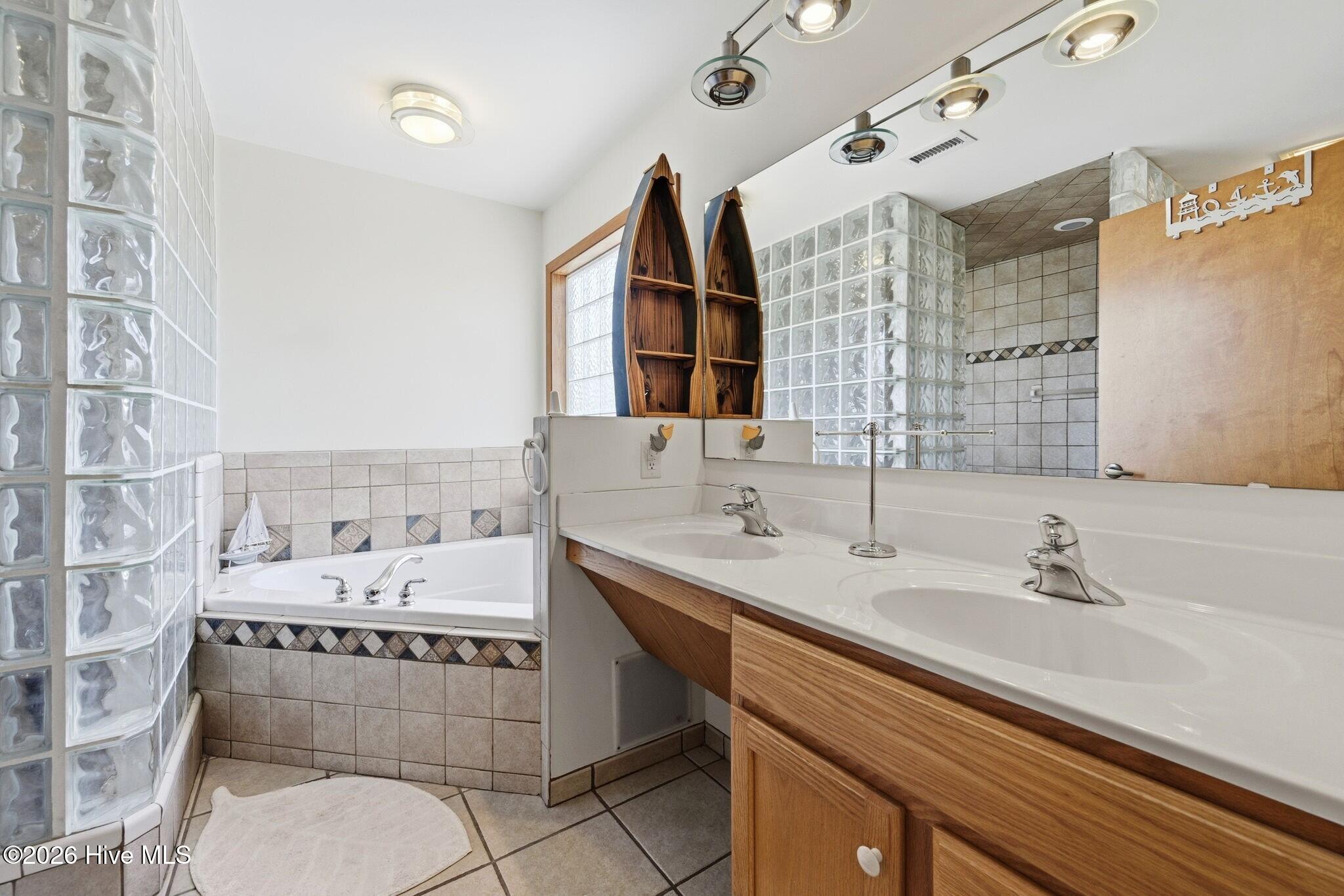 1821 S Shore Drive Property Photo 22