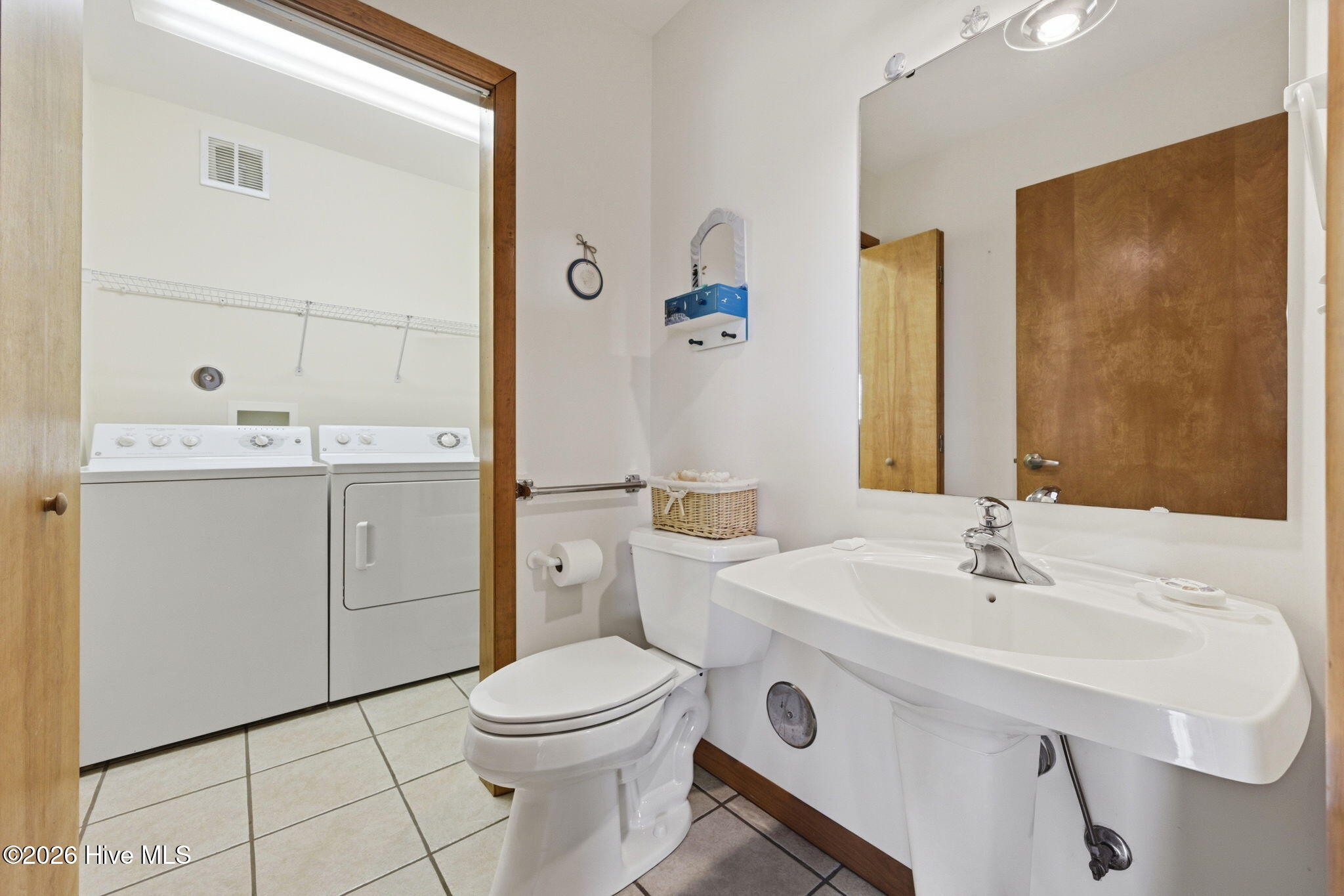 1821 S Shore Drive Property Photo 27