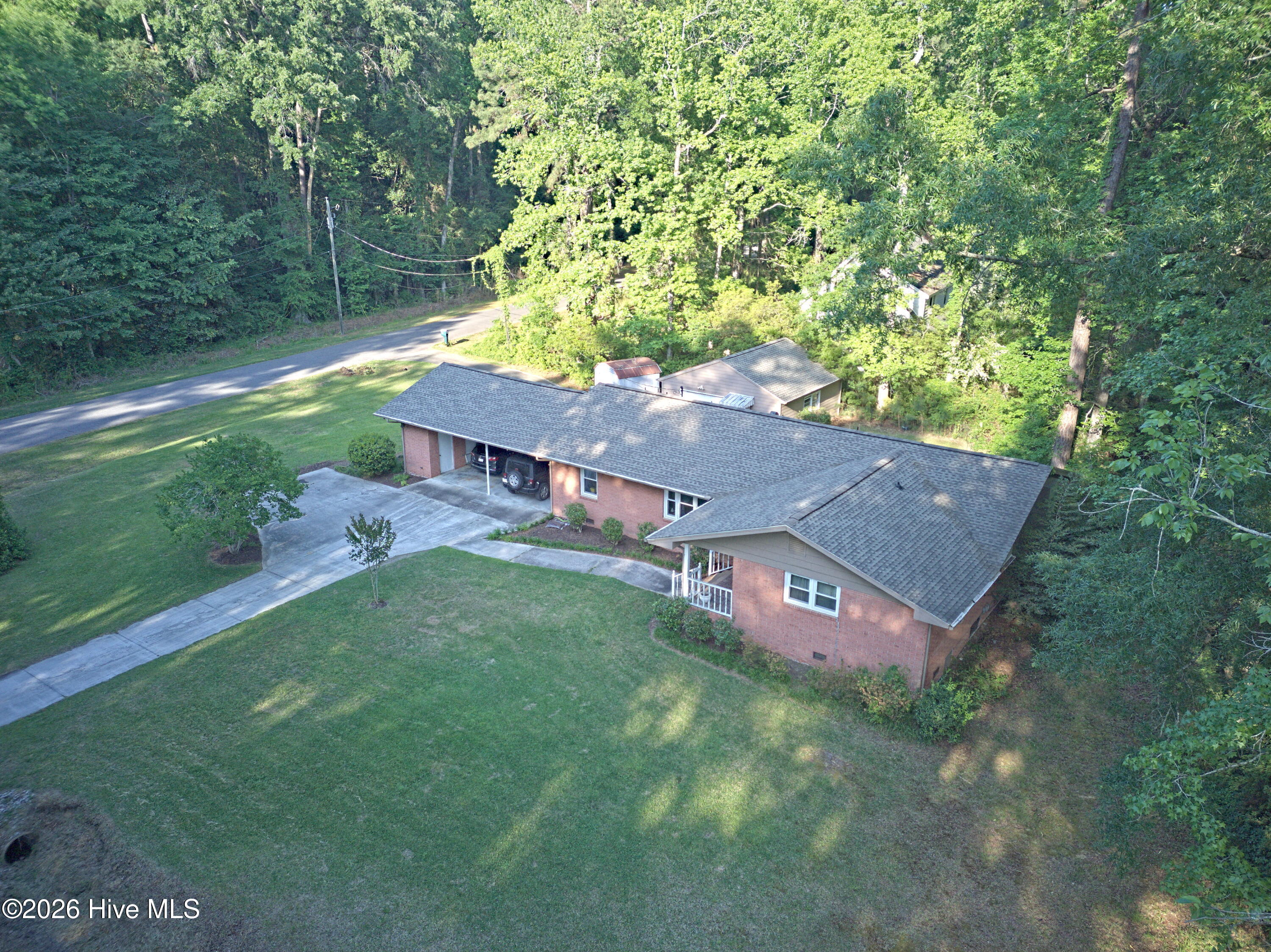 705 N Edgewood Circle Property Photo 5