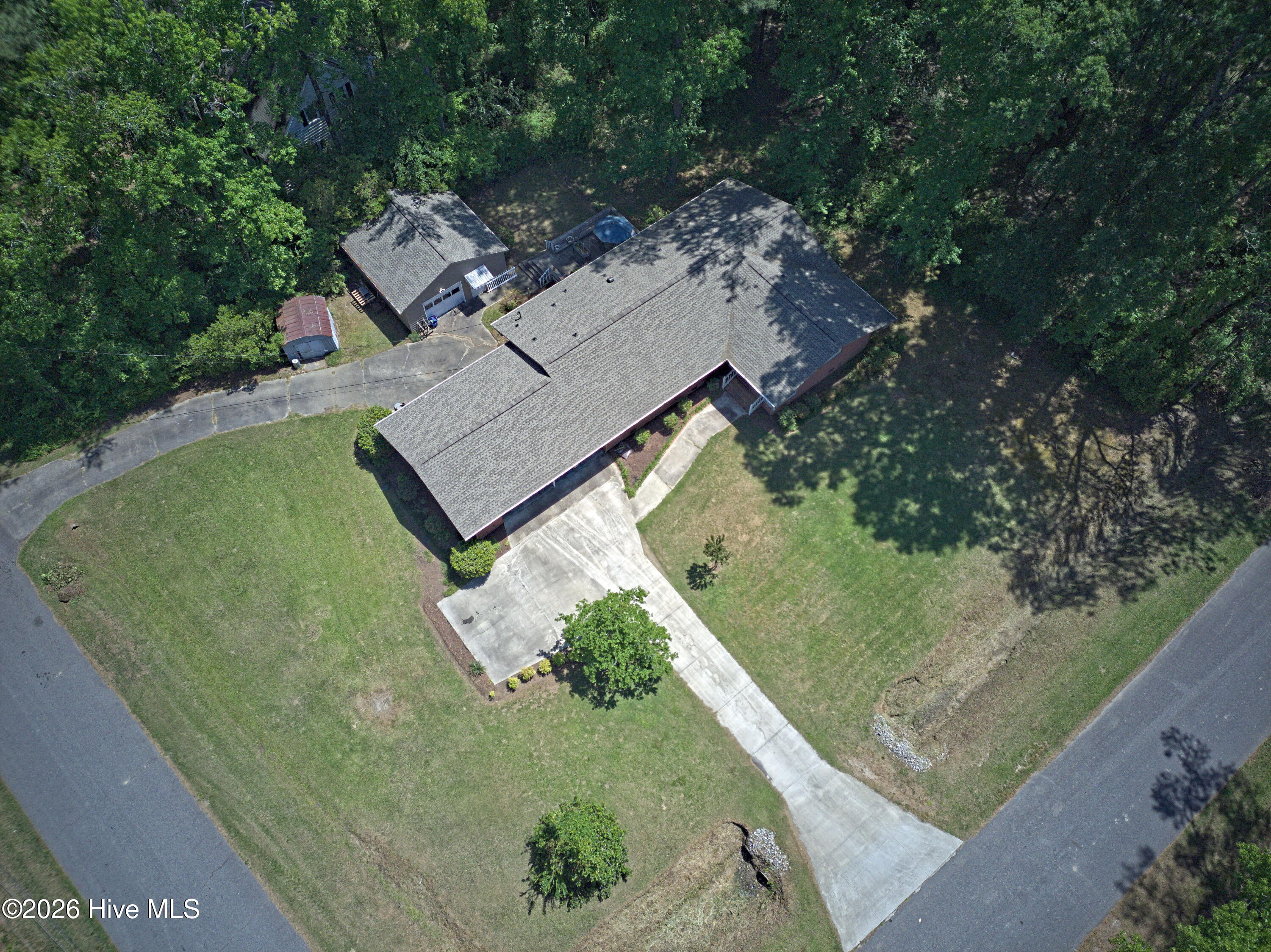 705 N Edgewood Circle Property Photo 6