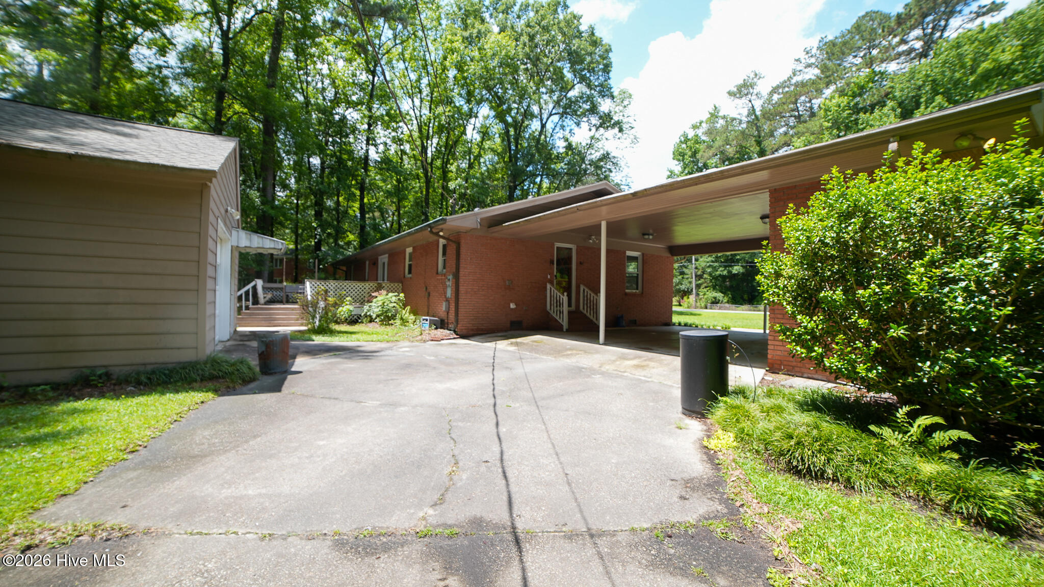 705 N Edgewood Circle Property Photo 8
