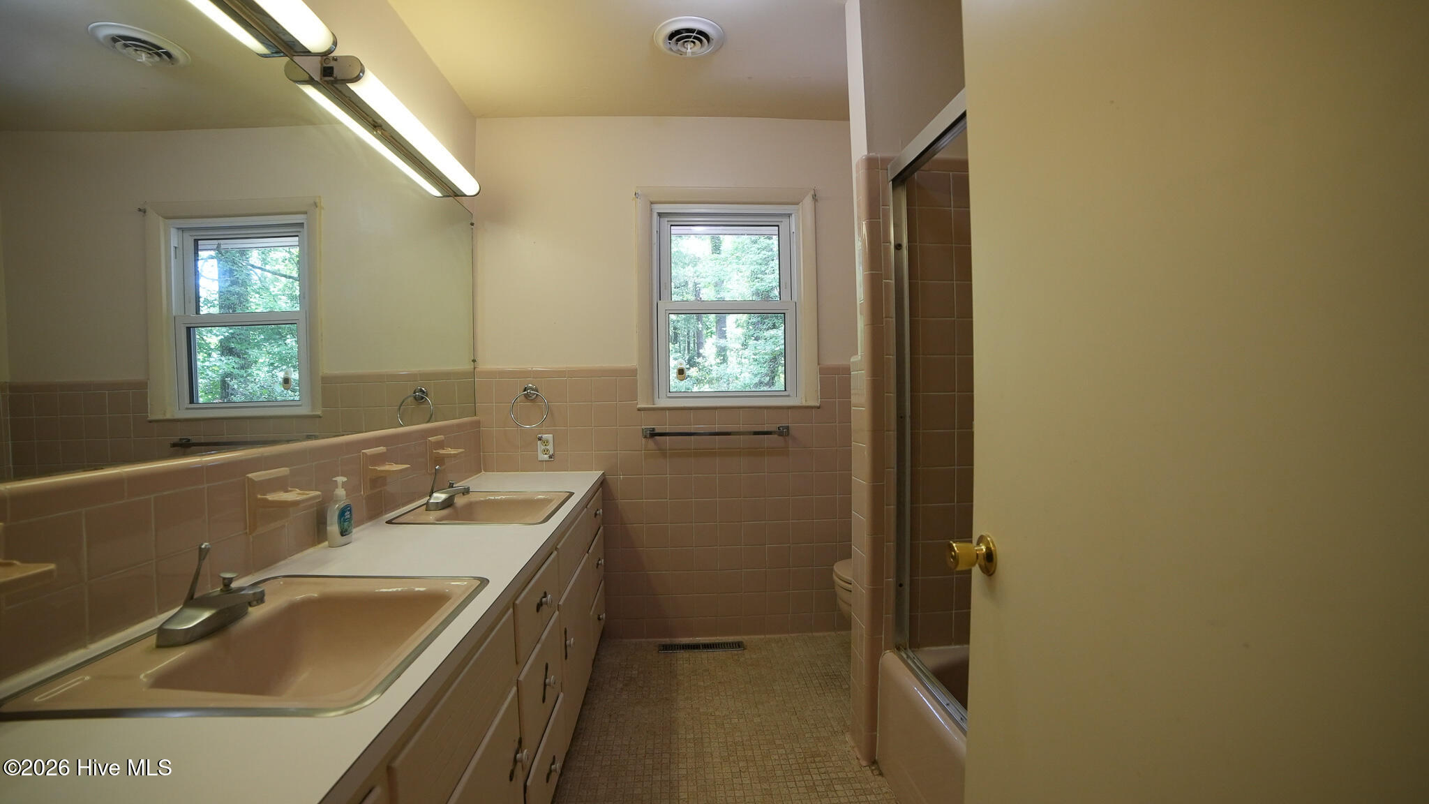 705 N Edgewood Circle Property Photo 44