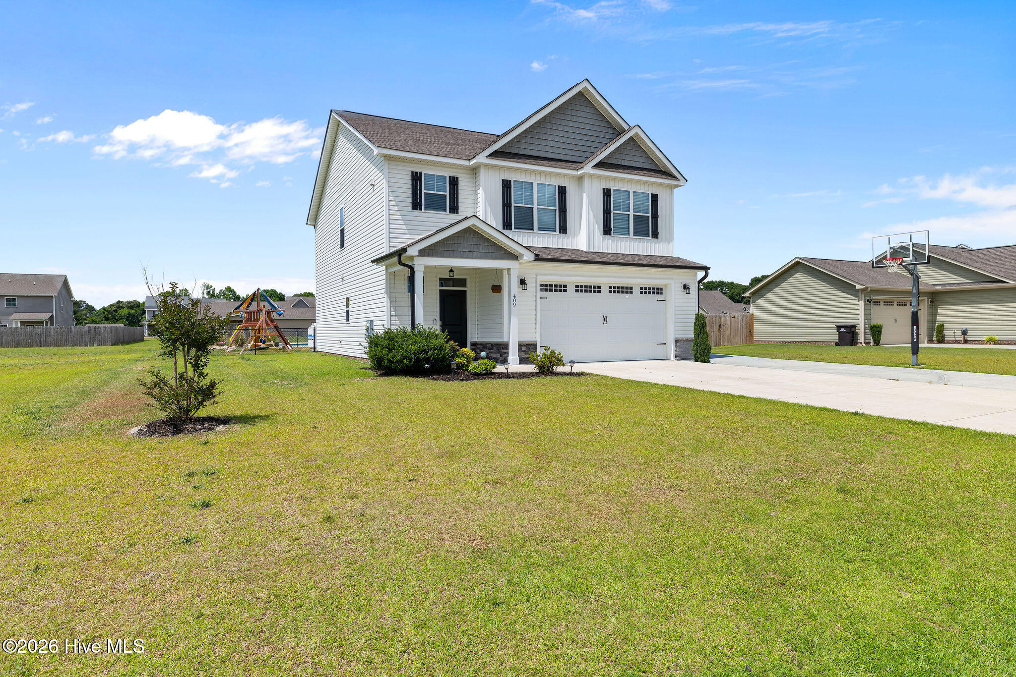 409 Willow Pond Drive Property Photo 2