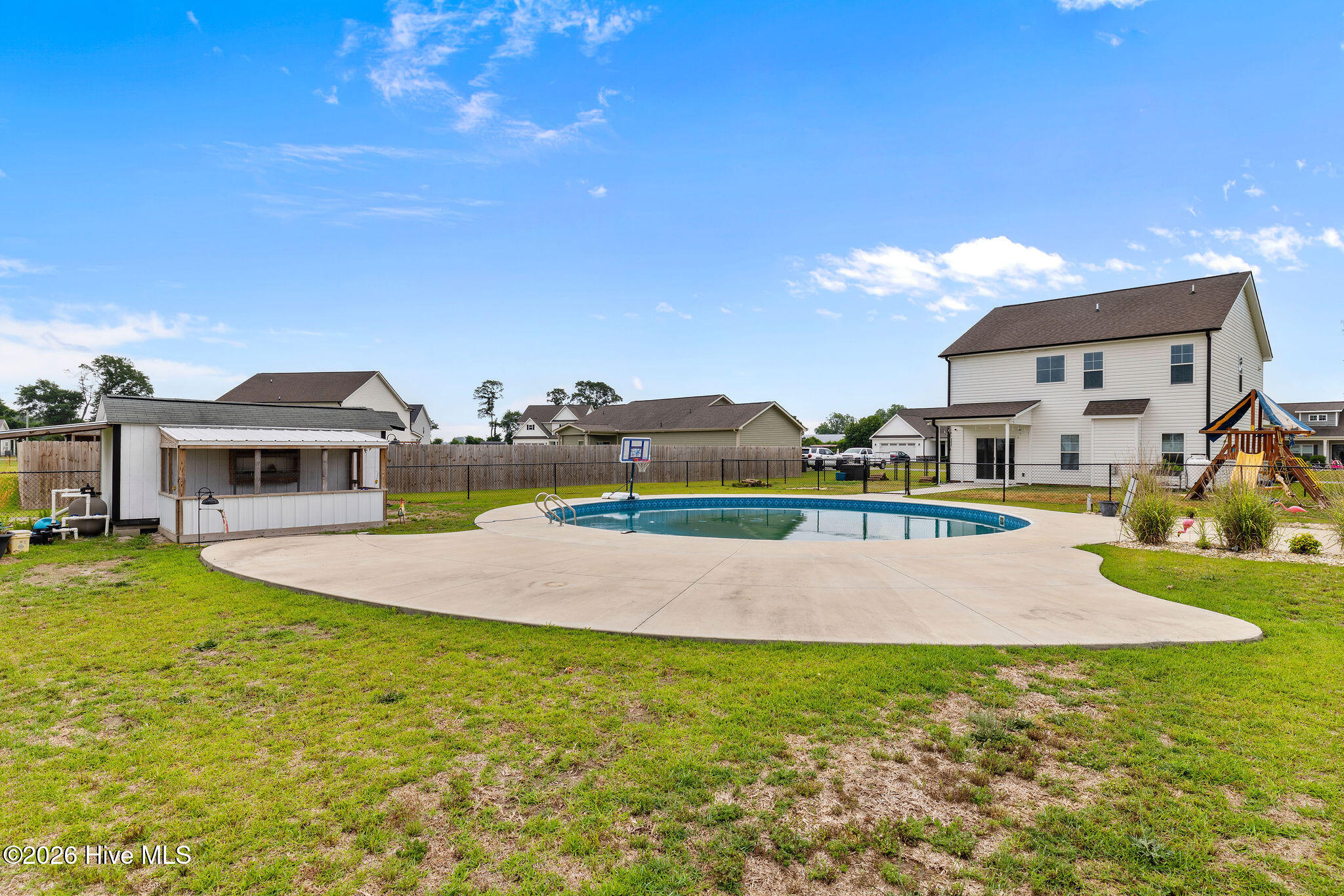 409 Willow Pond Drive Property Photo 4