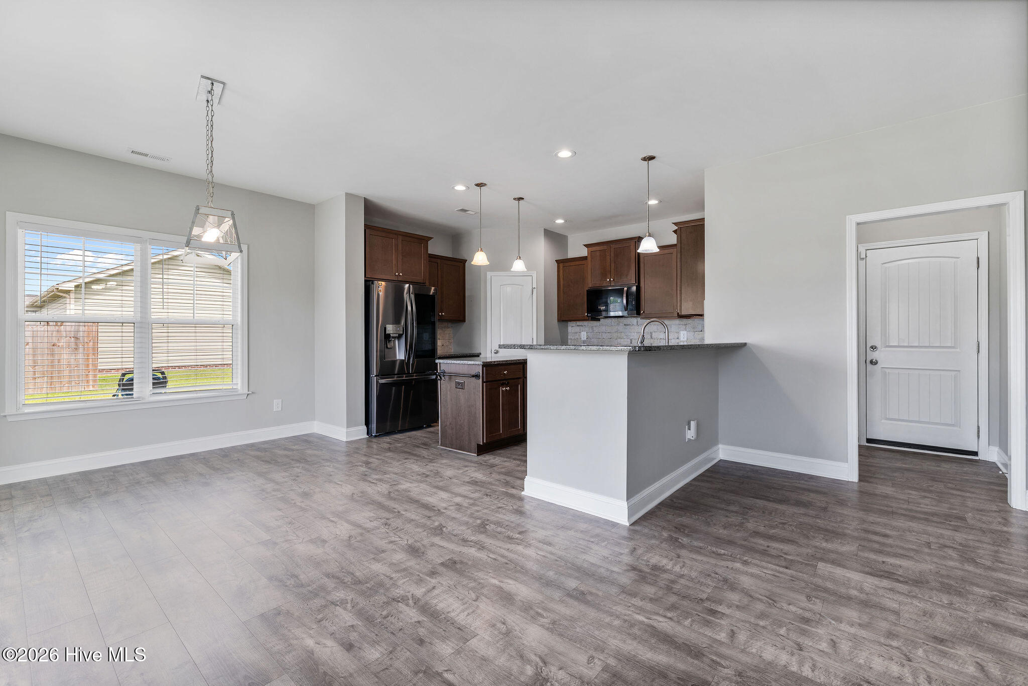 409 Willow Pond Drive Property Photo 8
