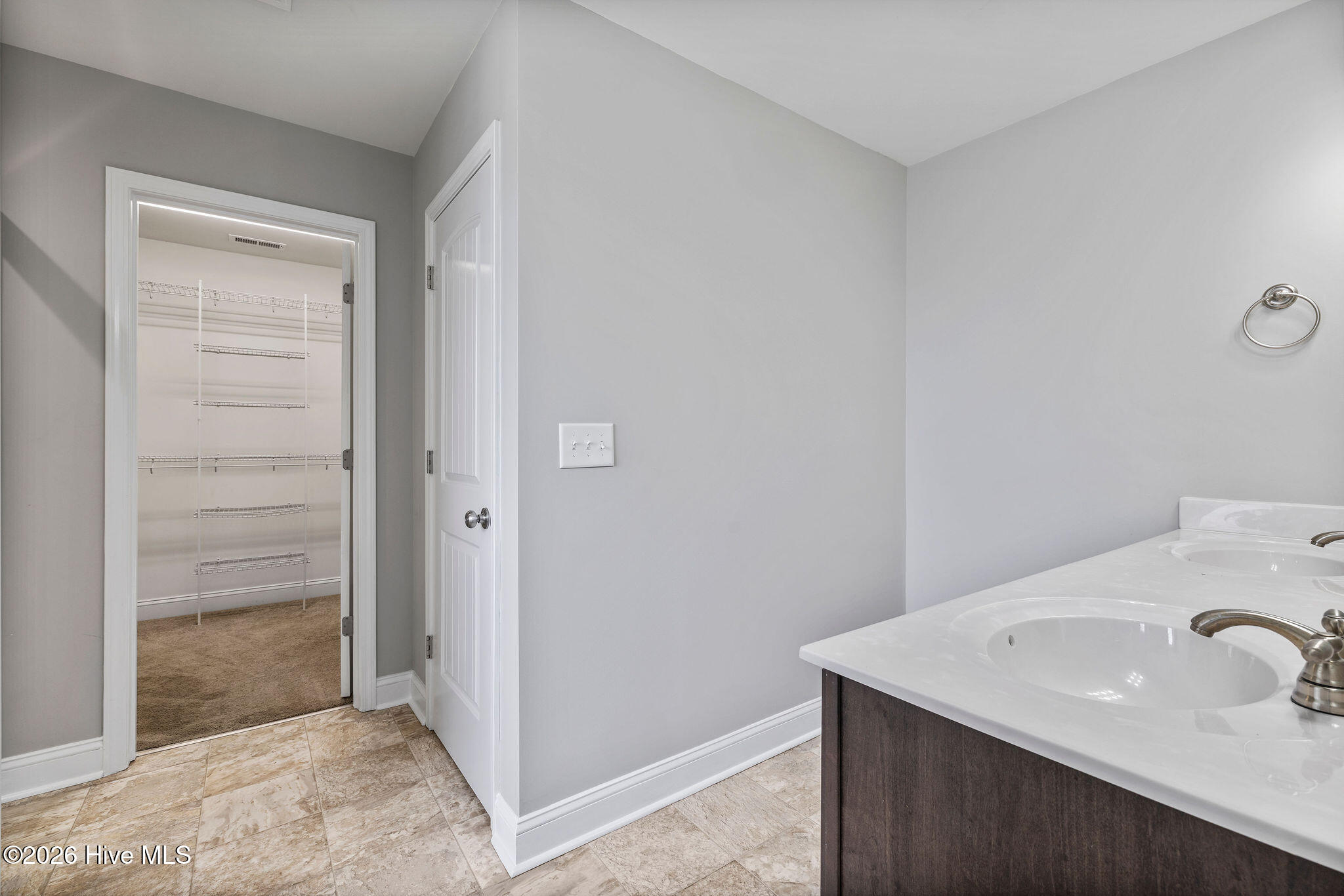 409 Willow Pond Drive Property Photo 15