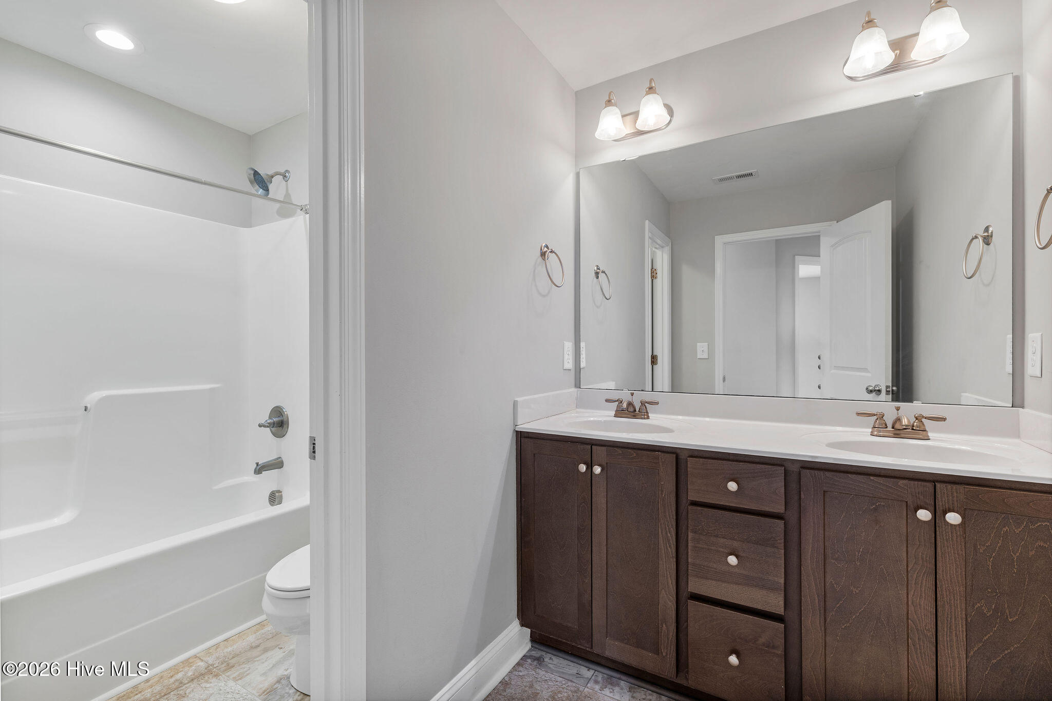 409 Willow Pond Drive Property Photo 19