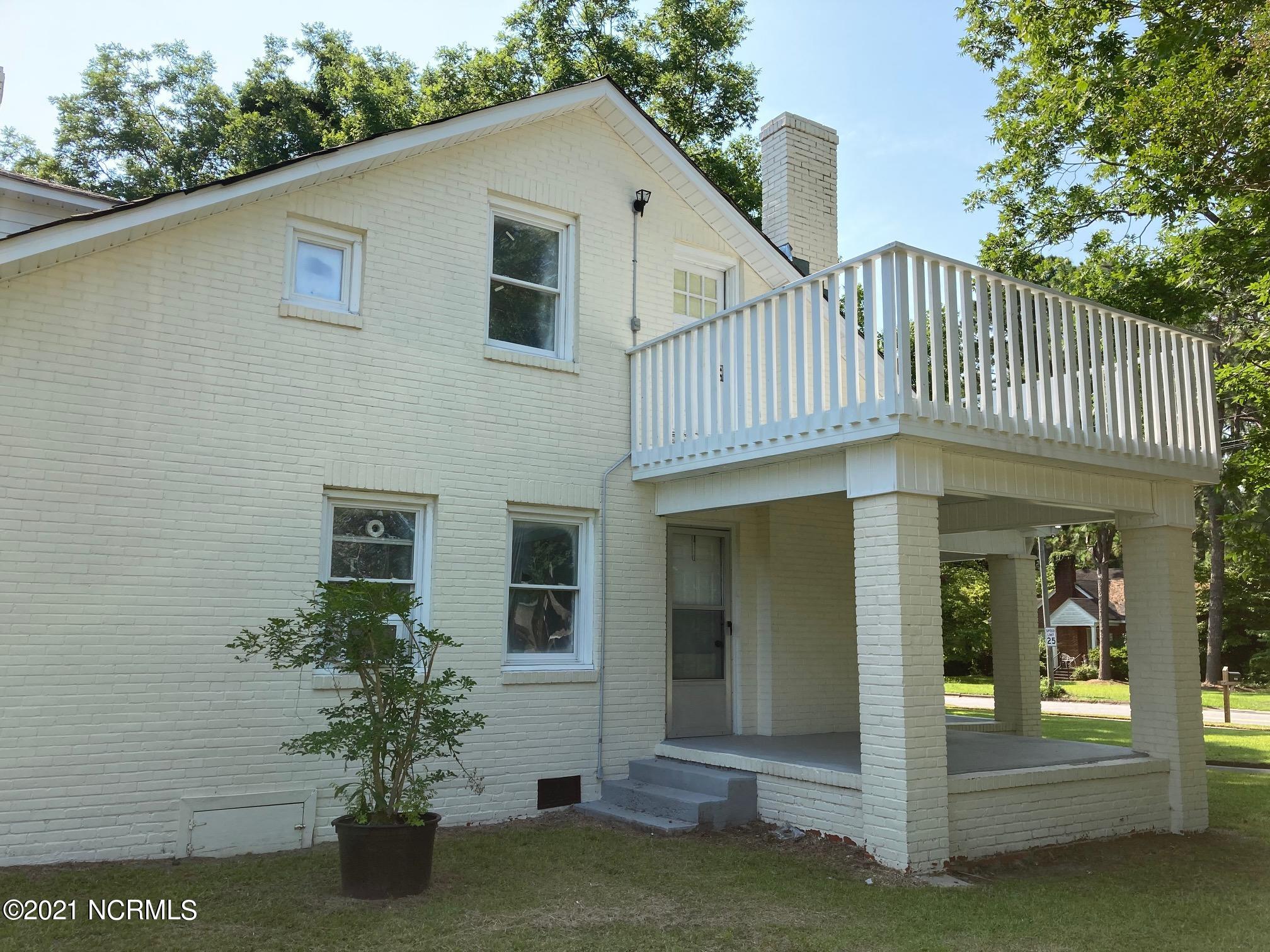 2301 E 4th Street Property Photo 2