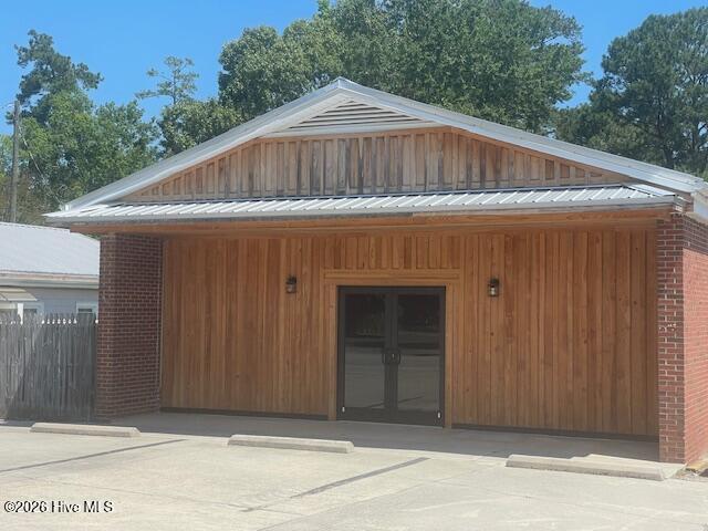 907 E Broad Street Property Photo 1