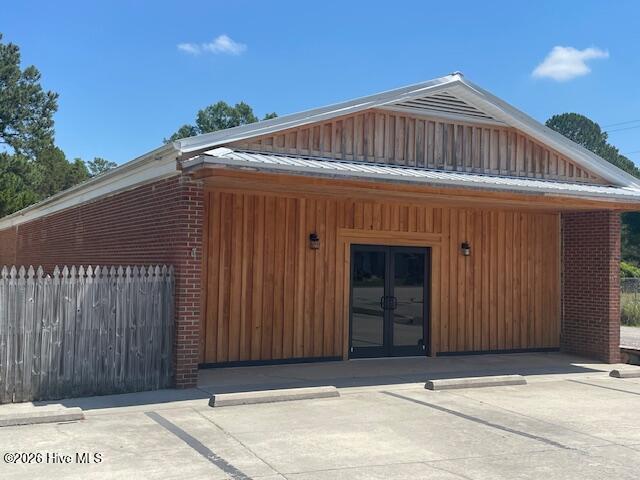 907 E Broad Street Property Photo 4