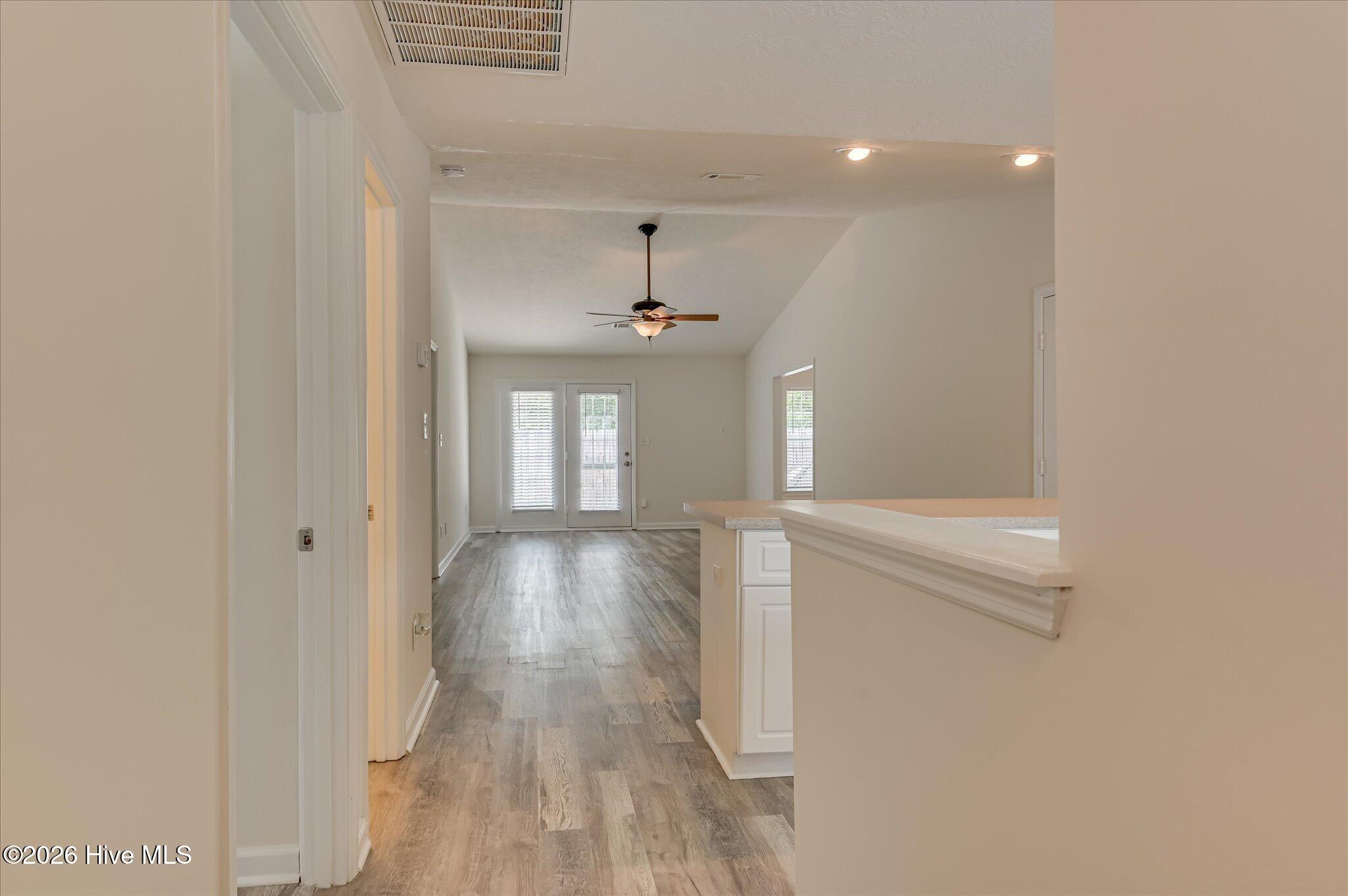 6009 Sanibel Drive Property Photo 4