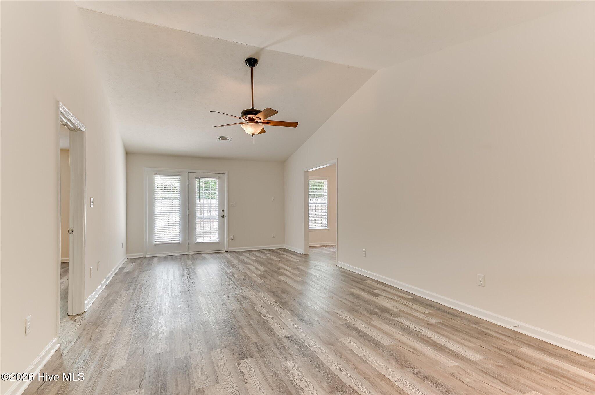 6009 Sanibel Drive Property Photo 6
