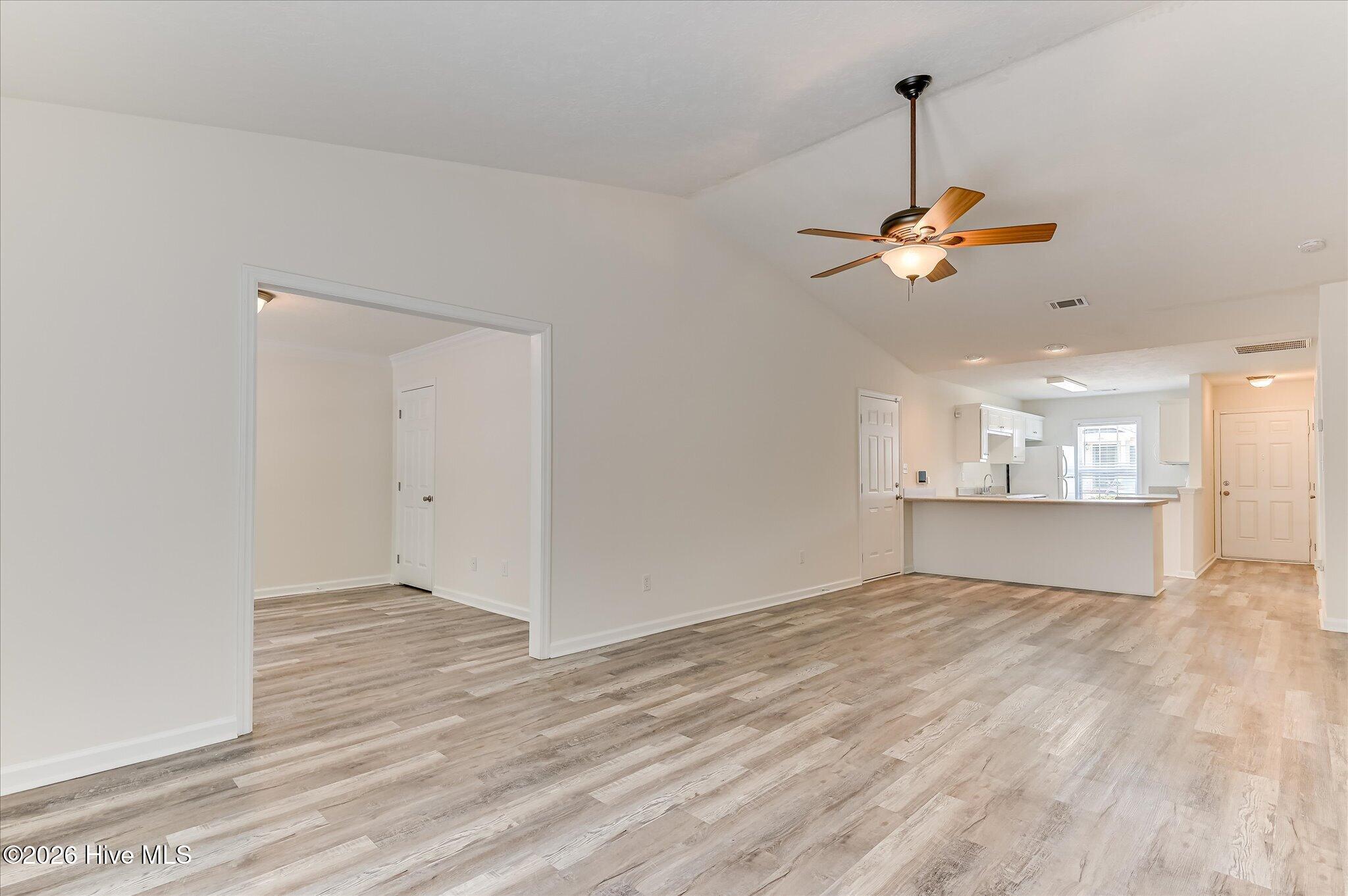 6009 Sanibel Drive Property Photo 10