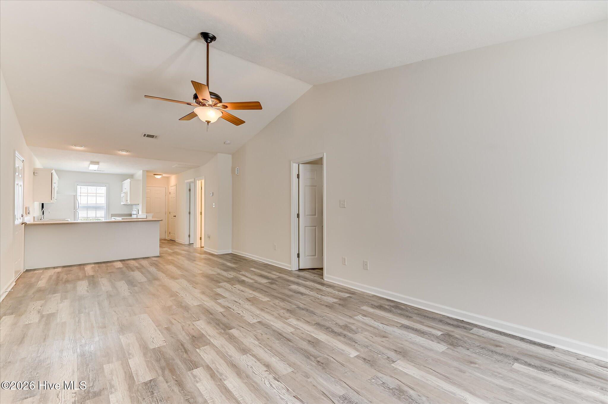 6009 Sanibel Drive Property Photo 11