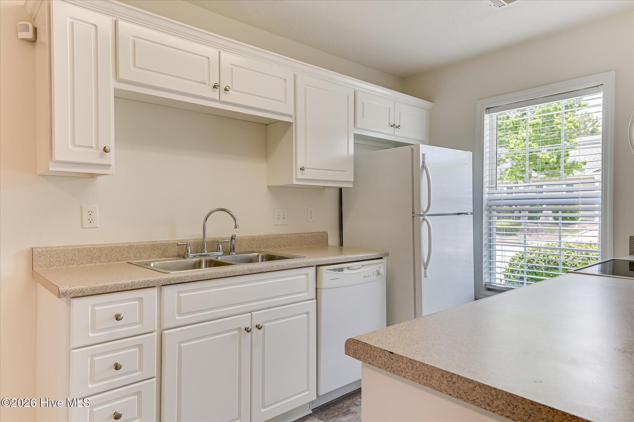 6009 Sanibel Drive Property Photo 16
