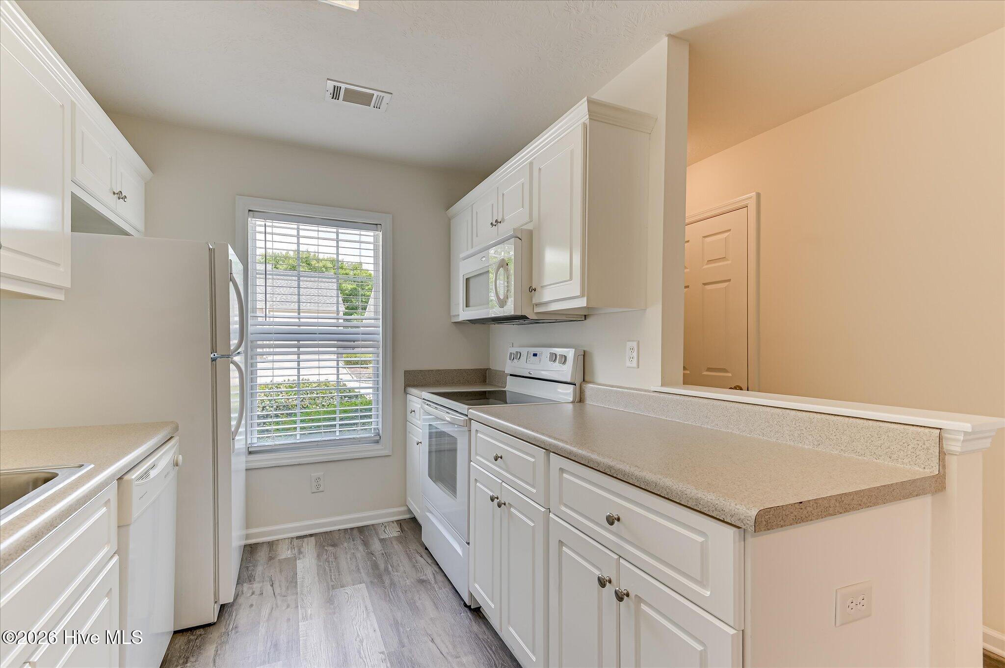 6009 Sanibel Drive Property Photo 18