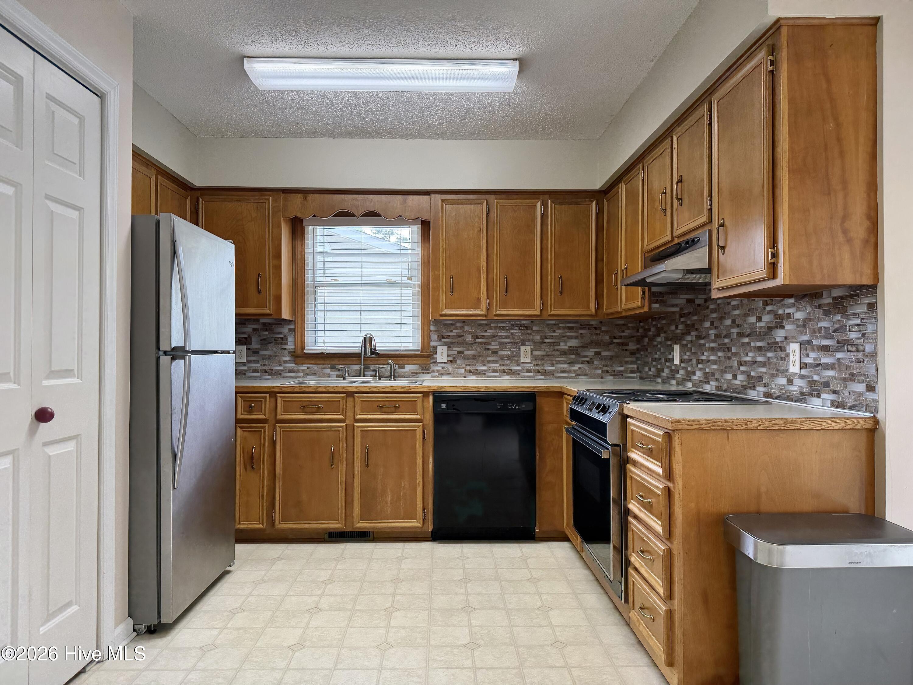 126 Edgewater Road Property Photo 9