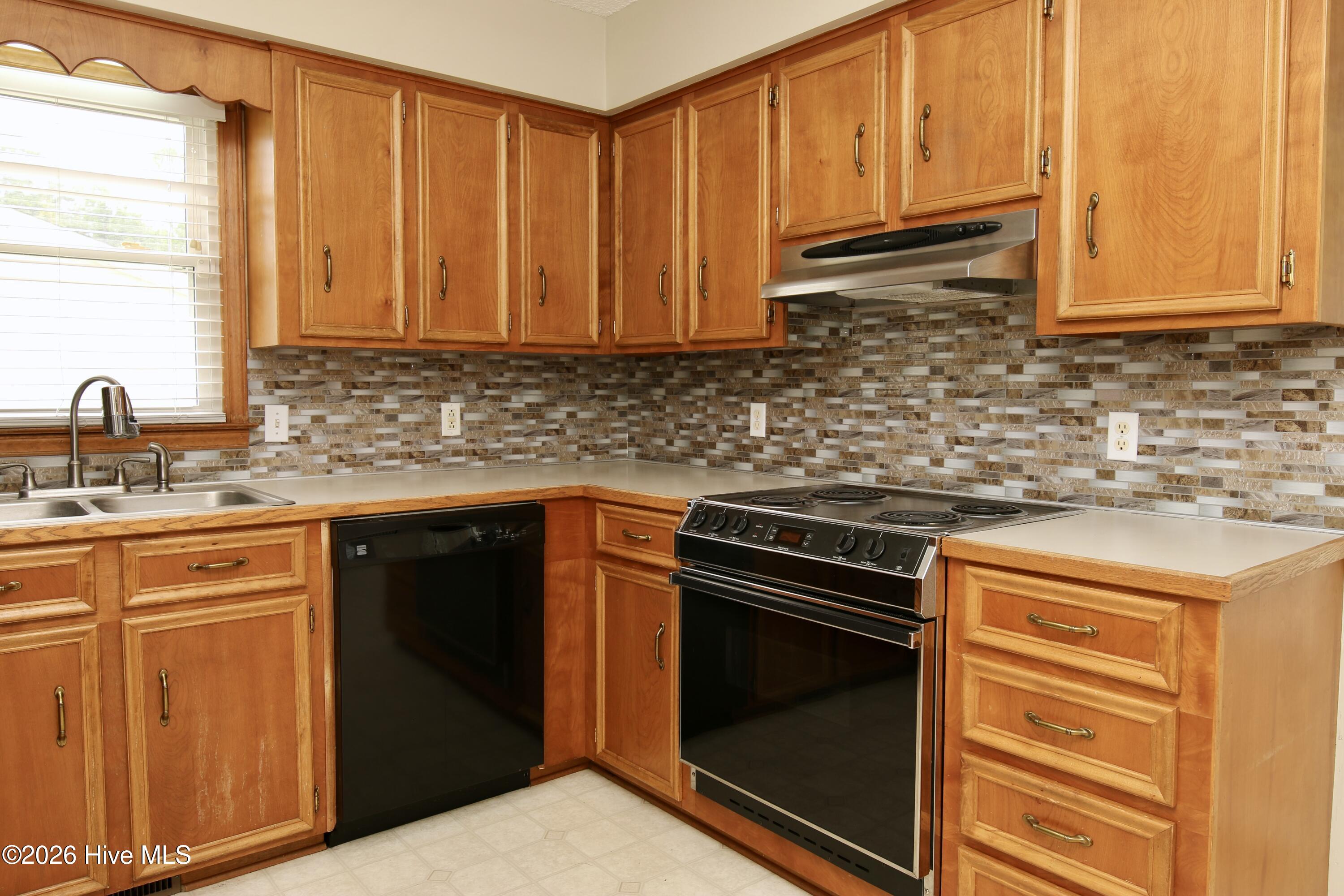 126 Edgewater Road Property Photo 10