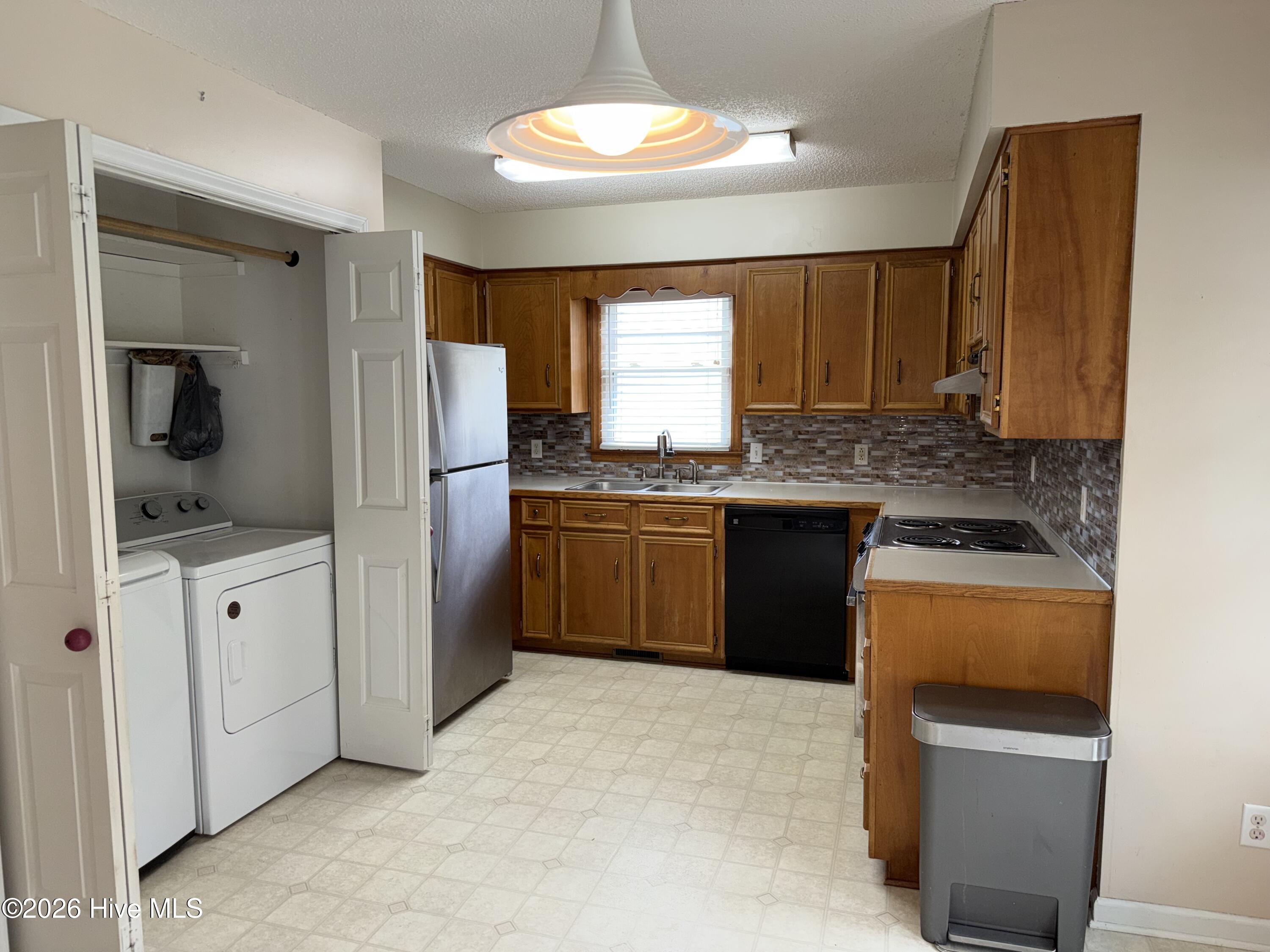 126 Edgewater Road Property Photo 11