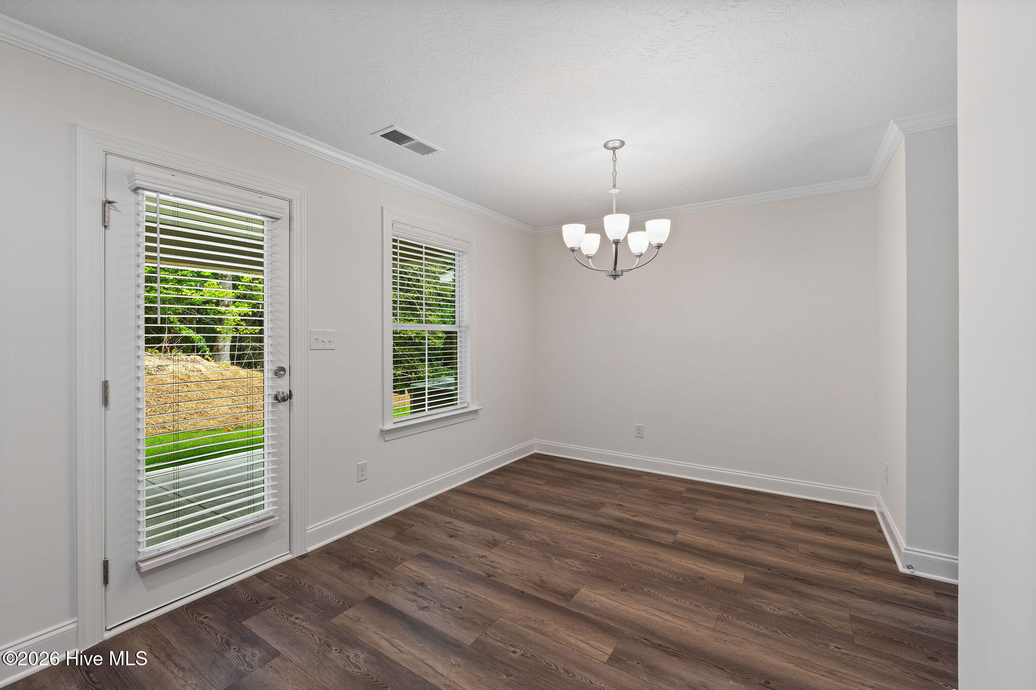 183 Village Run Property Photo 8