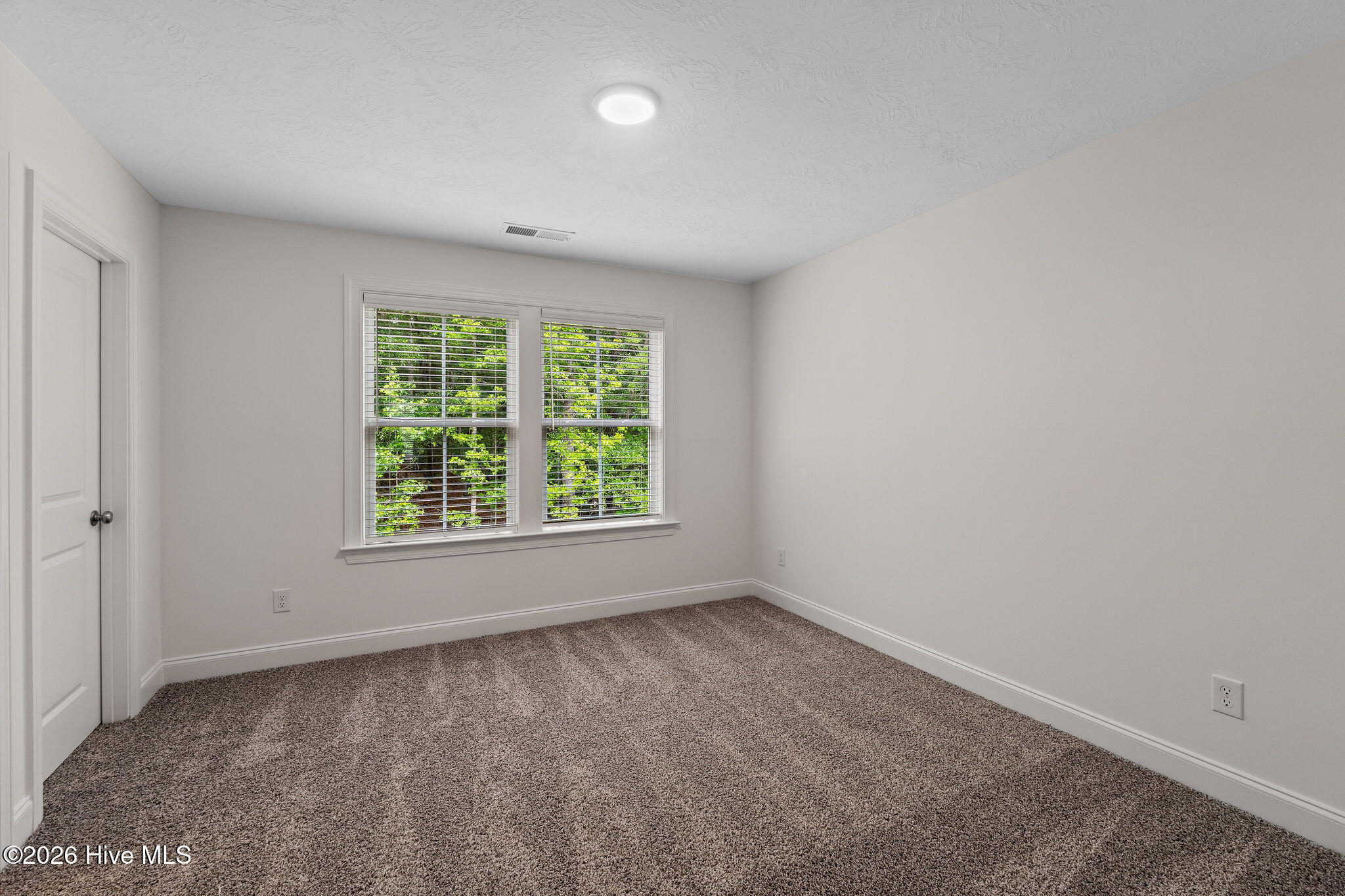 183 Village Run Property Photo 9