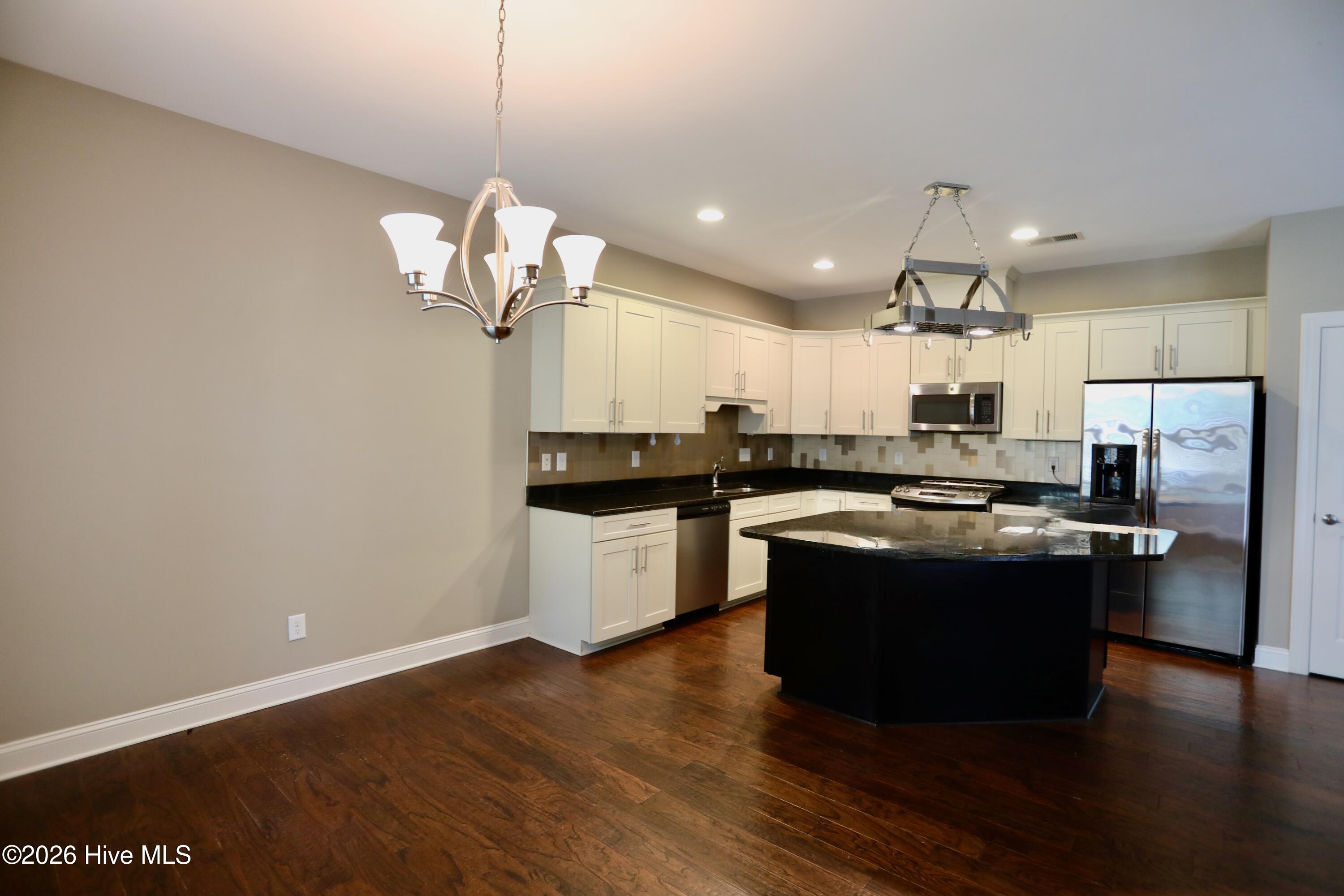 195 Pinebranch Court Property Photo 9