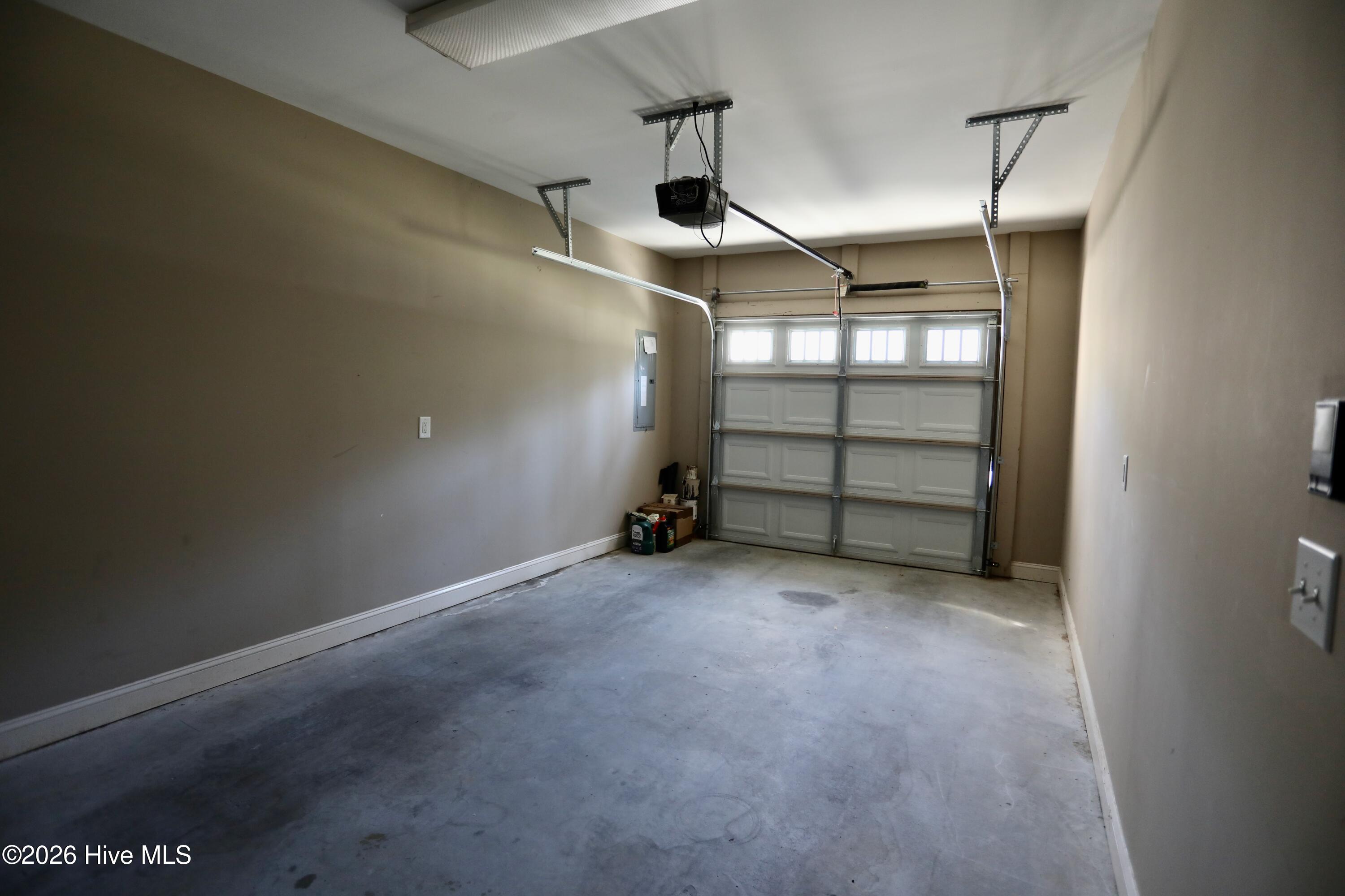 195 Pinebranch Court Property Photo 28